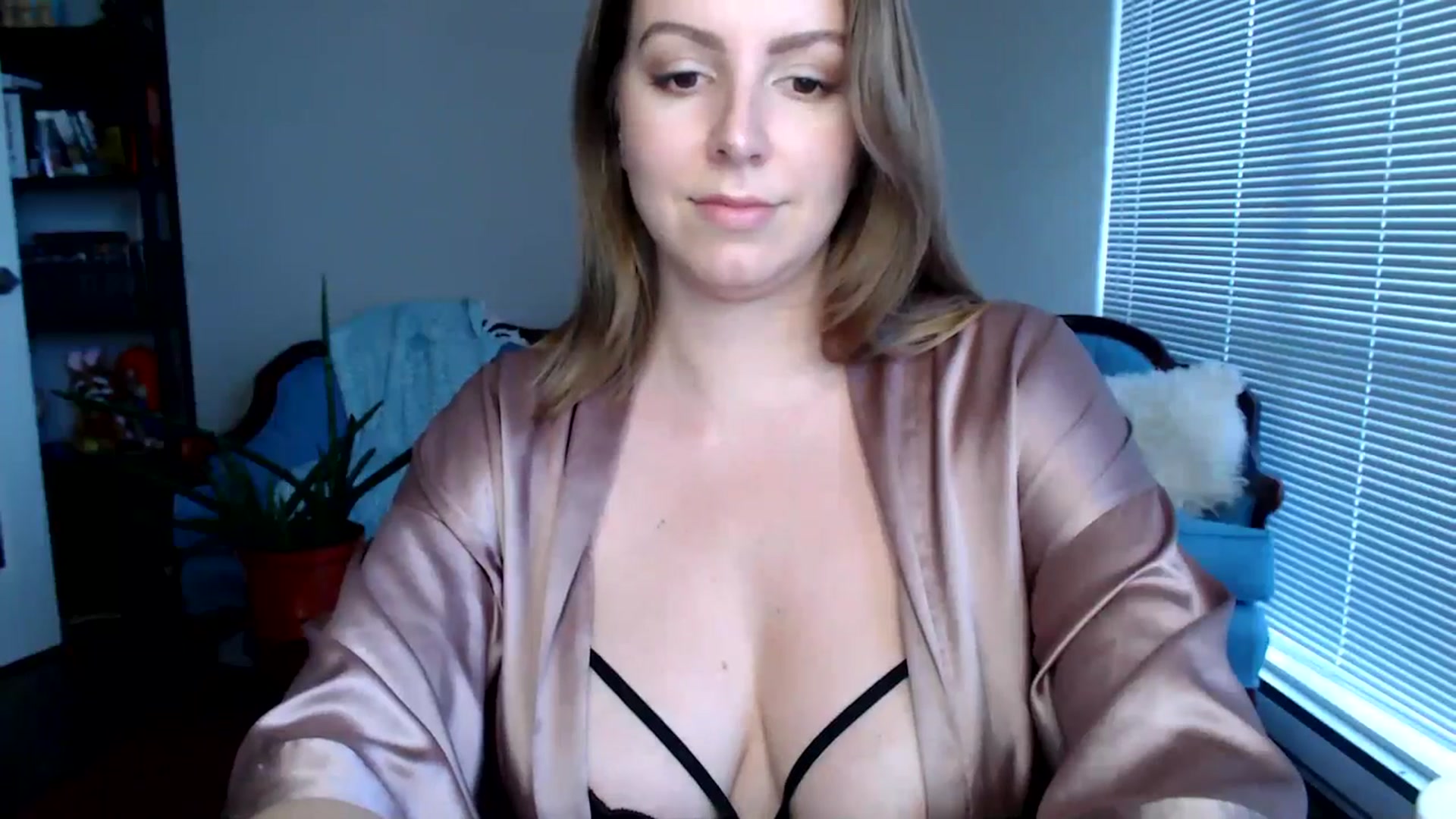 Gallery image thumbnail from MyaDelaney's myfreecams stream on, 06/02/2024, 23:54 image 14 of 20