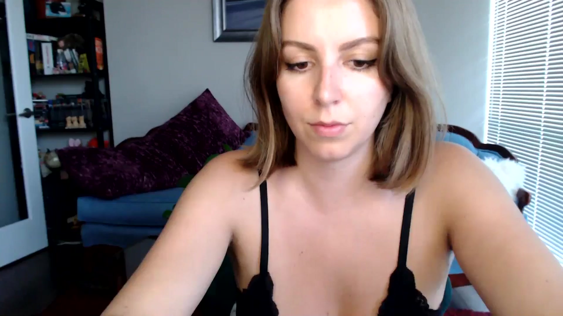 Gallery image thumbnail from MyaDelaney's myfreecams stream on, 07/18/2024, 02:36 image 16 of 20