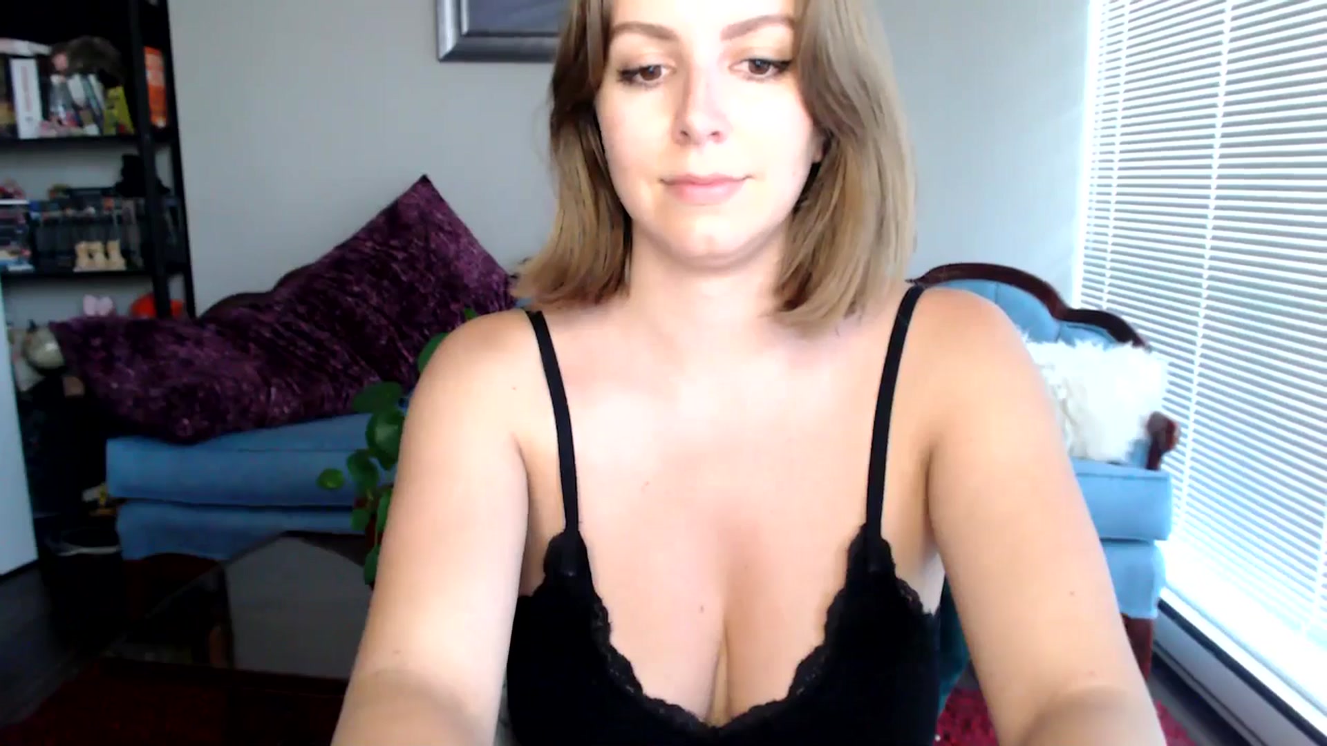 Gallery image thumbnail from MyaDelaney's myfreecams stream on, 07/18/2024, 03:12 image 18 of 20