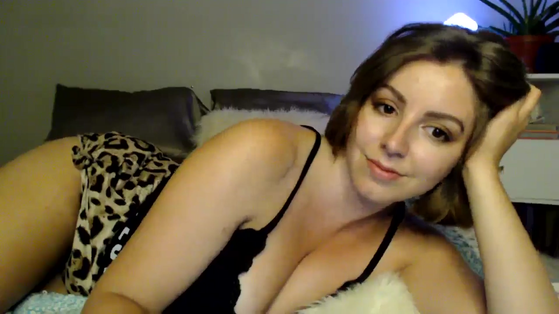 Gallery image thumbnail from MyaDelaney's myfreecams stream on, 07/29/2024, 05:08 image 13 of 20