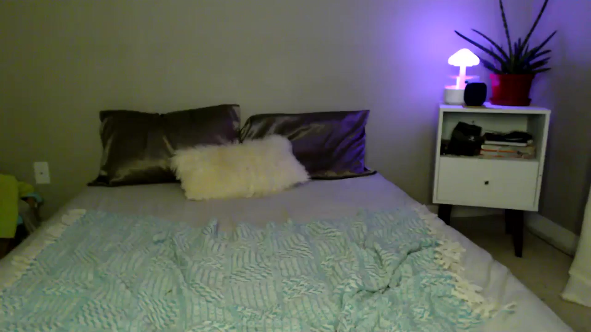 Gallery image thumbnail from MyaDelaney's myfreecams stream on, 08/24/2024, 06:32 image 4 of 20