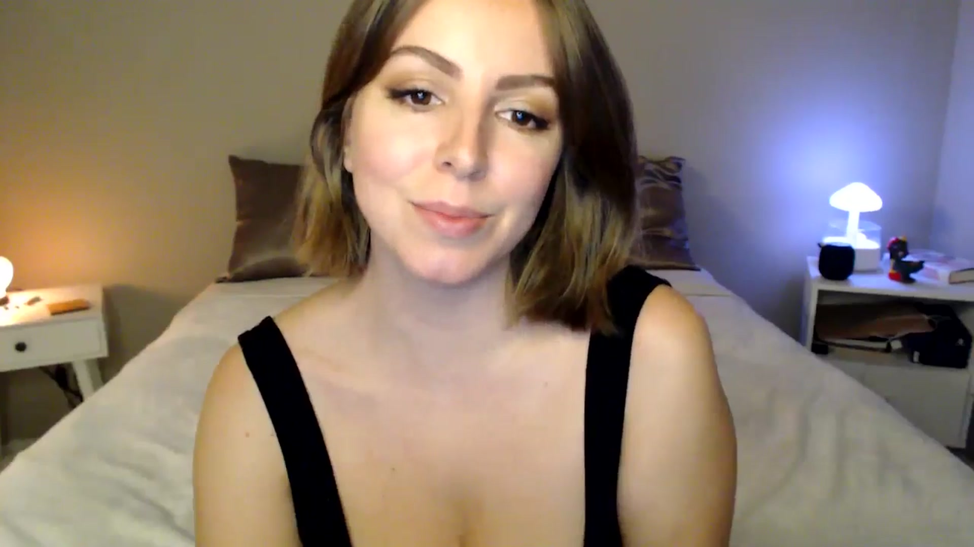 Gallery image thumbnail from MyaDelaney's myfreecams stream on, 10/28/2024, 04:40 image 9 of 20