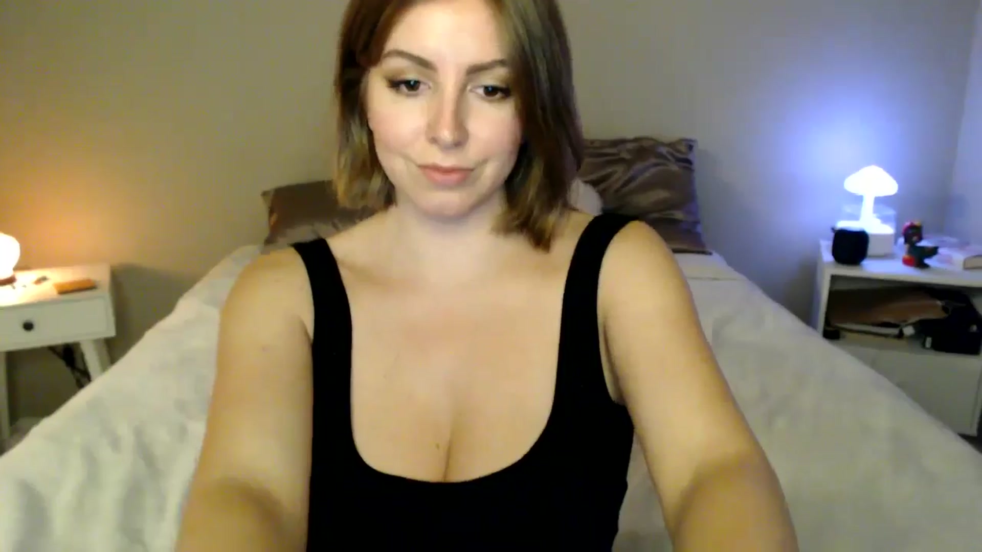 Gallery image thumbnail from MyaDelaney's myfreecams stream on, 10/28/2024, 04:40 image 14 of 20