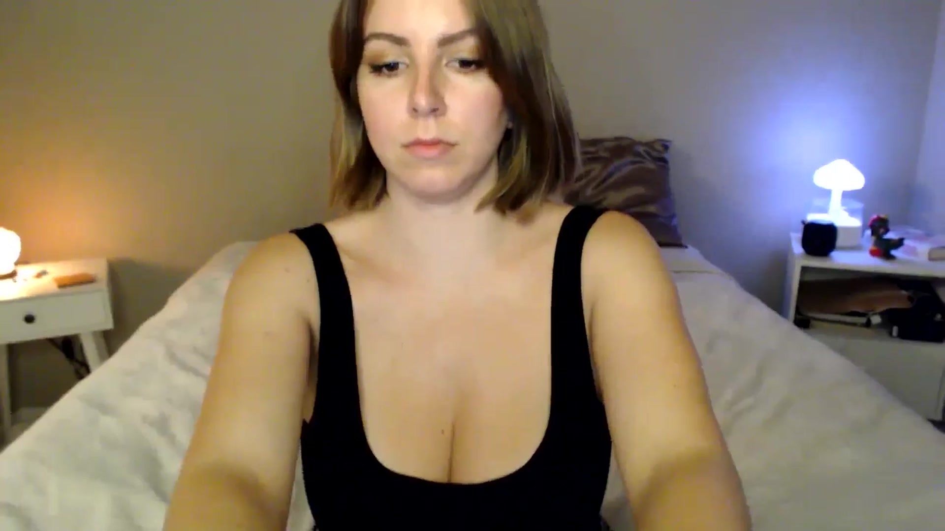 Gallery image thumbnail from MyaDelaney's myfreecams stream on, 10/28/2024, 06:26 image 18 of 20