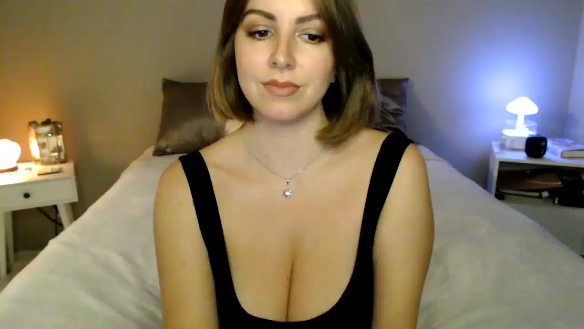 Gallery image thumbnail from MyaDelaney's myfreecams stream on, 10/31/2024, 01:14 image 13 of 20