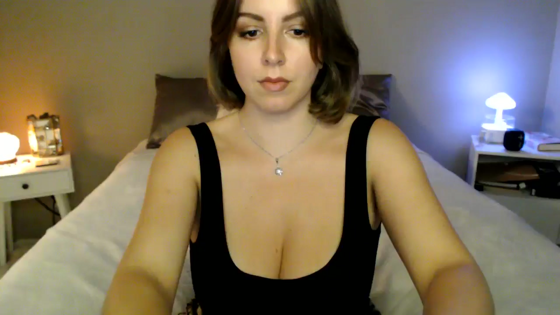 Gallery image thumbnail from MyaDelaney's myfreecams stream on, 10/31/2024, 01:14 image 14 of 20