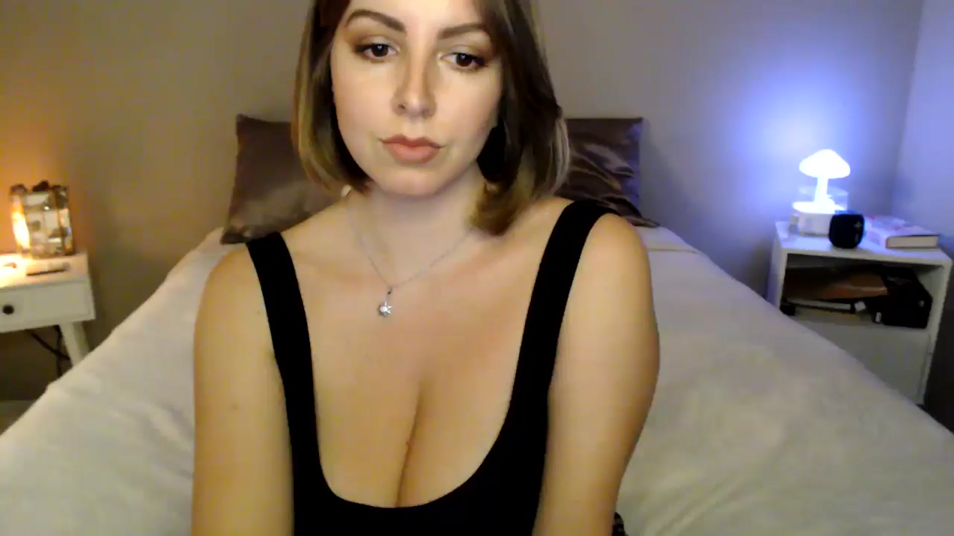 Gallery image thumbnail from MyaDelaney's myfreecams stream on, 10/31/2024, 01:14 image 19 of 20
