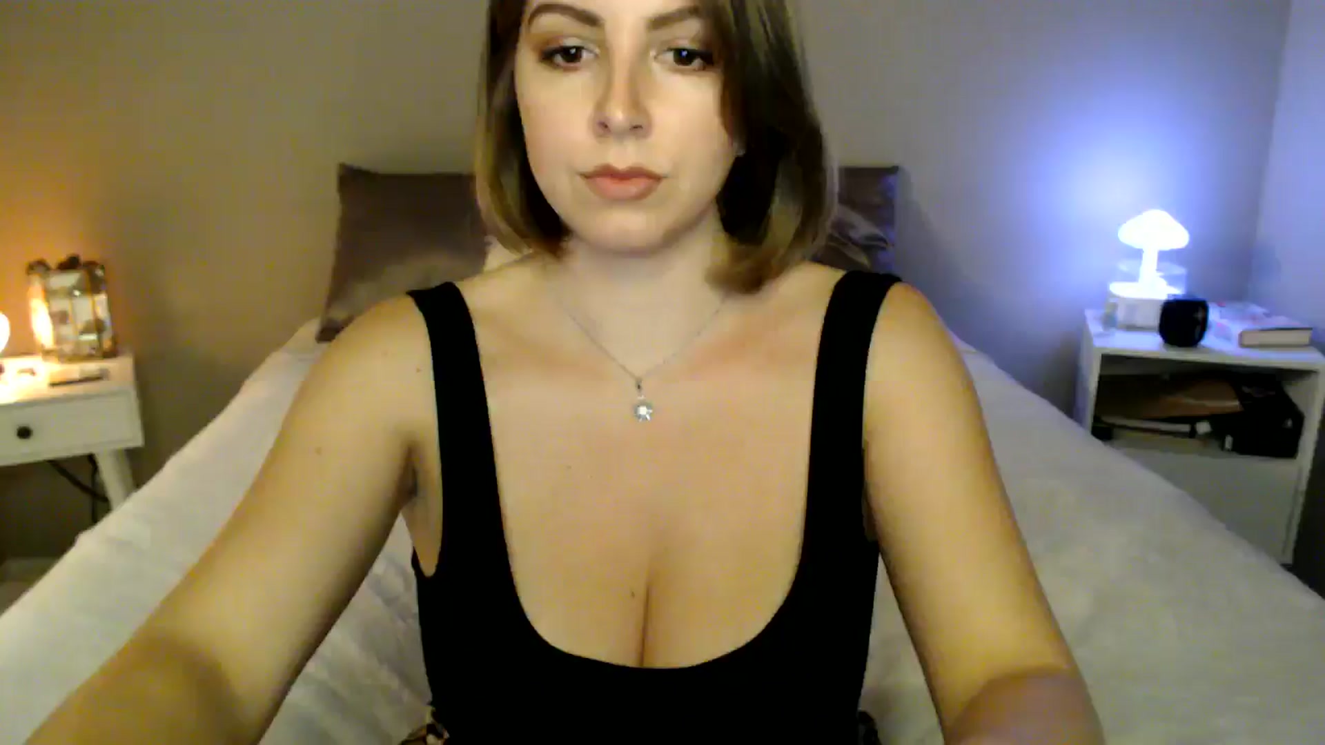 Gallery image thumbnail from MyaDelaney's myfreecams stream on, 10/31/2024, 01:14 image 17 of 20