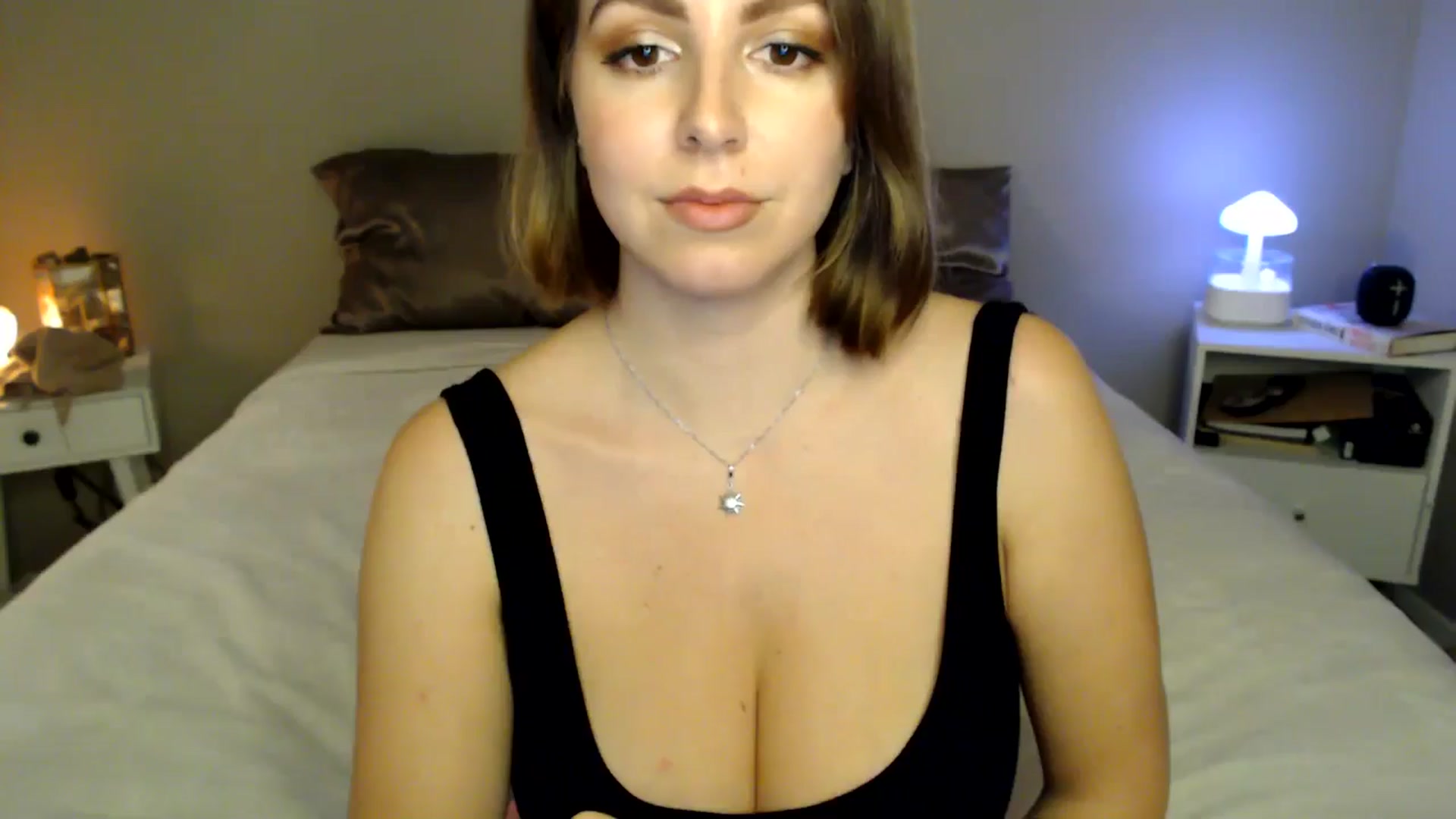 Gallery image thumbnail from MyaDelaney's myfreecams stream on, 11/08/2024, 05:13 image 14 of 20