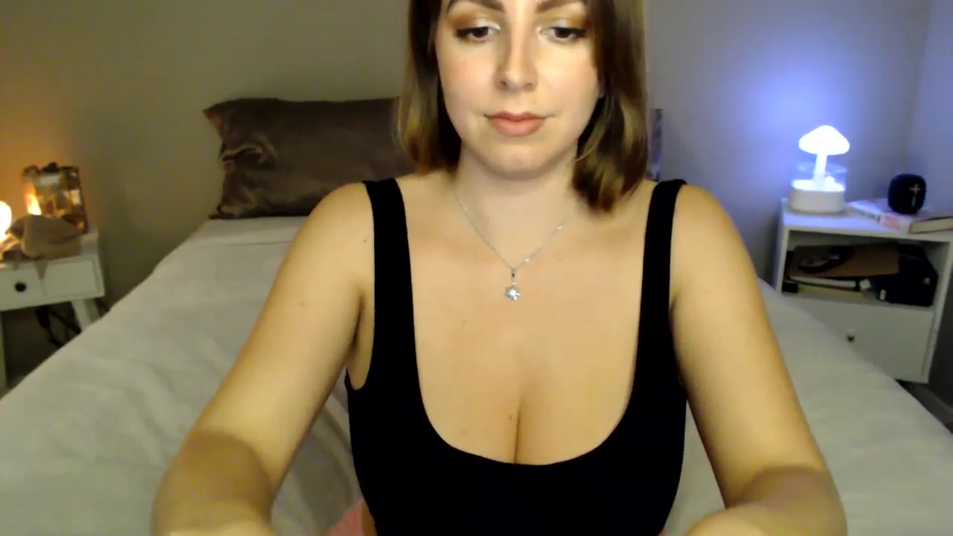 Gallery image thumbnail from MyaDelaney's myfreecams stream on, 11/08/2024, 05:13 image 15 of 20