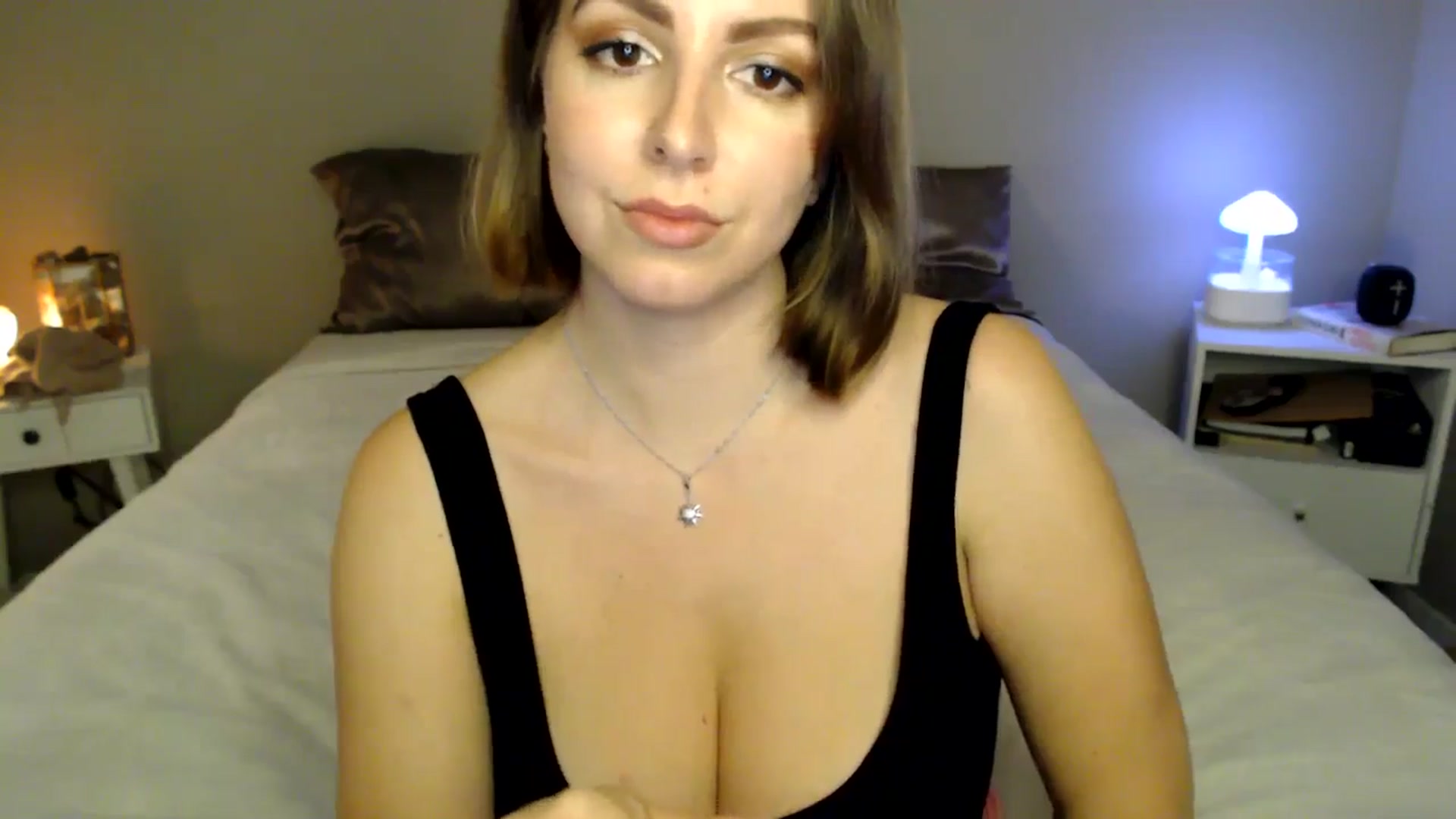 Gallery image thumbnail from MyaDelaney's myfreecams stream on, 11/08/2024, 05:13 image 17 of 20