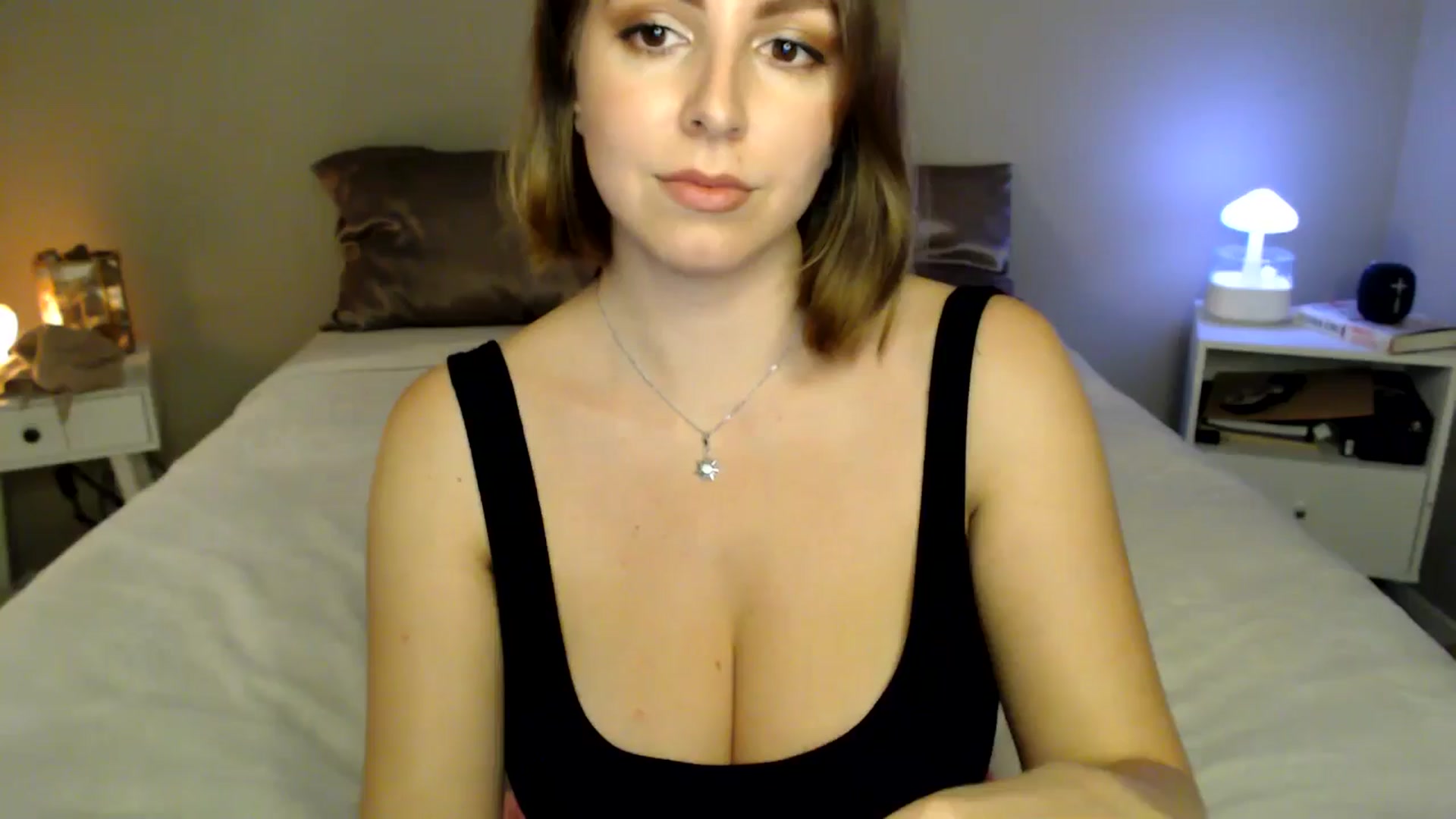 Gallery image thumbnail from MyaDelaney's myfreecams stream on, 11/08/2024, 05:13 image 10 of 20