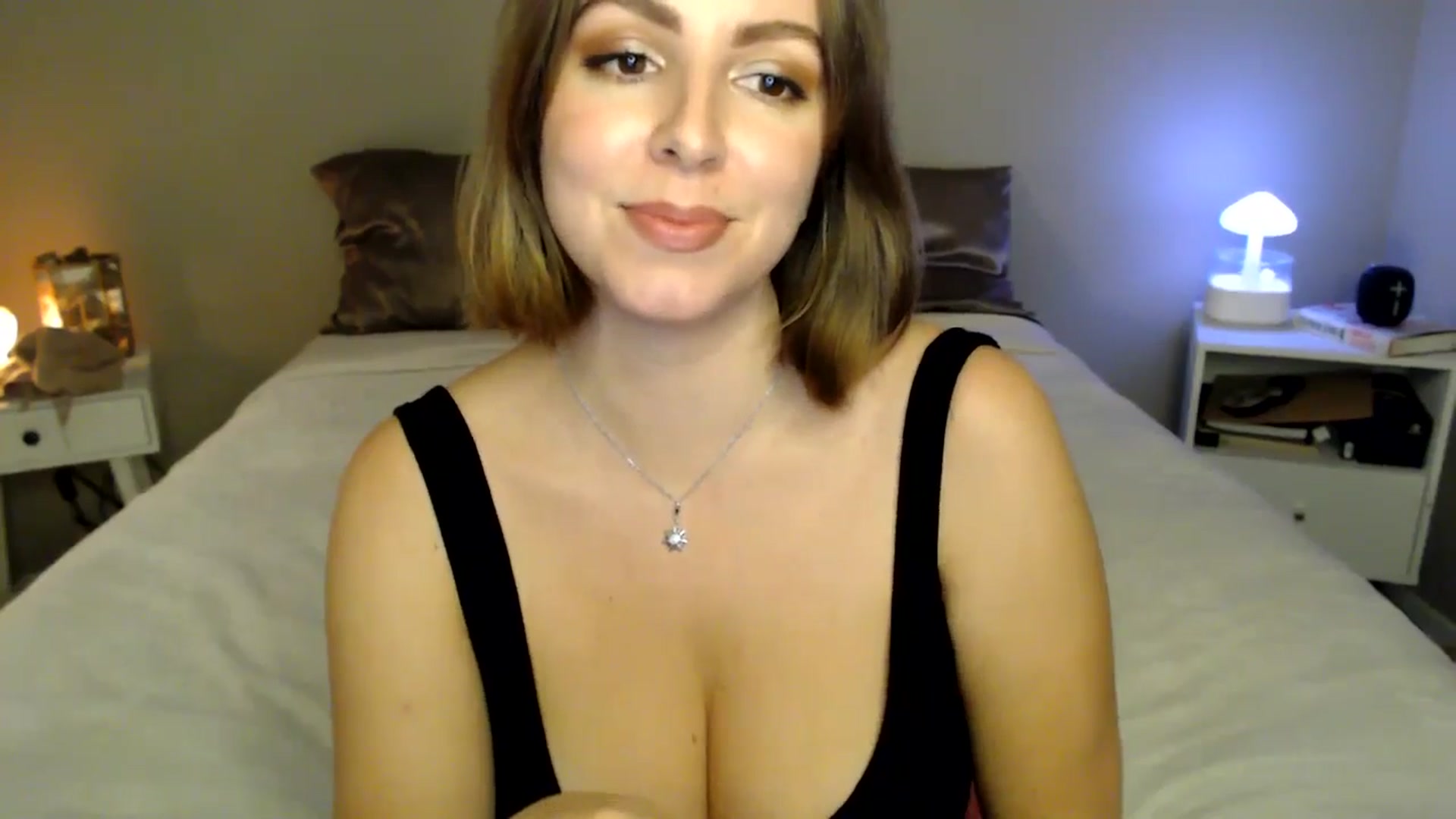 Gallery image thumbnail from MyaDelaney's myfreecams stream on, 11/08/2024, 05:13 image 6 of 20