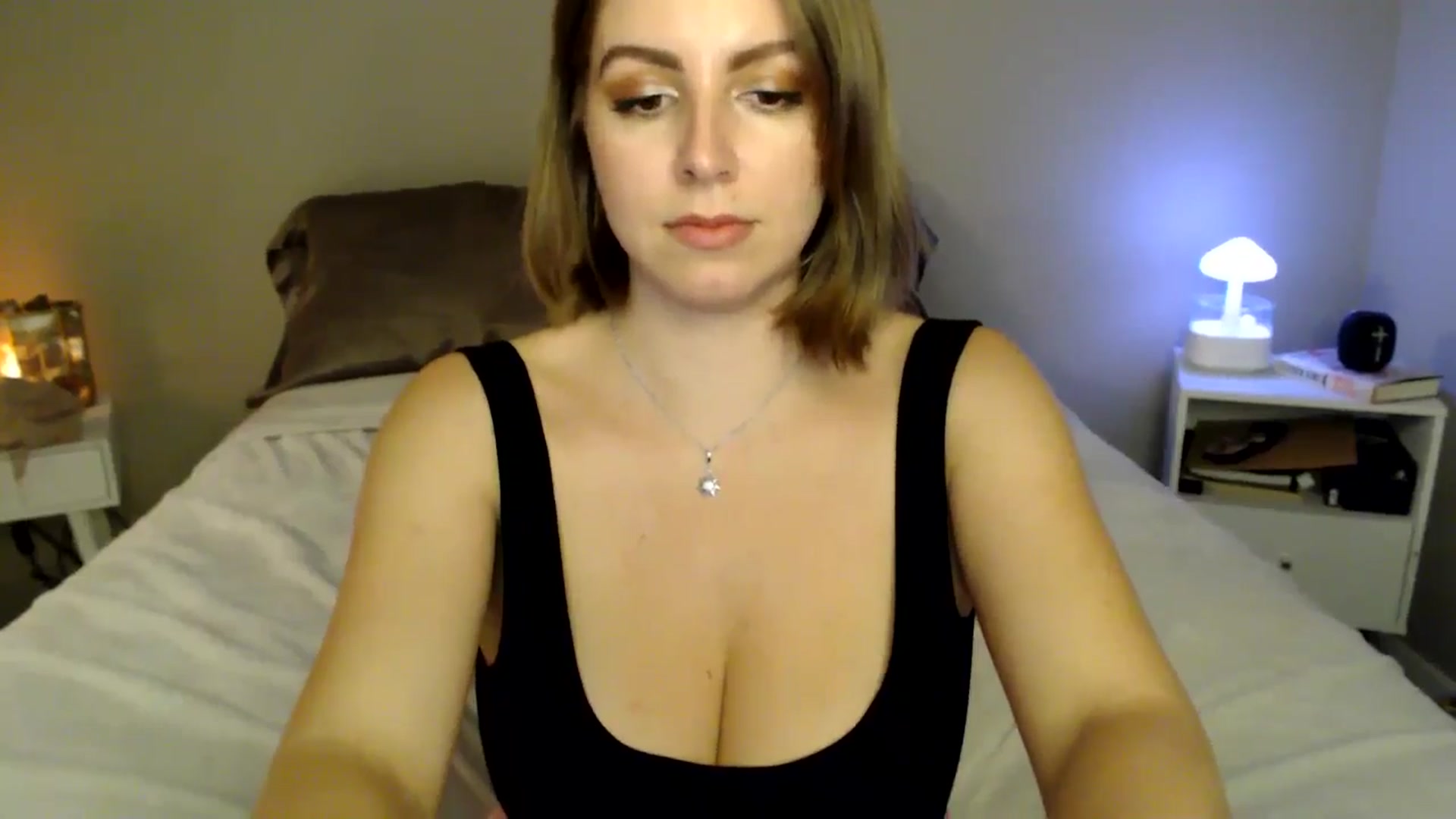 Gallery image thumbnail from MyaDelaney's myfreecams stream on, 11/08/2024, 07:41 image 3 of 20