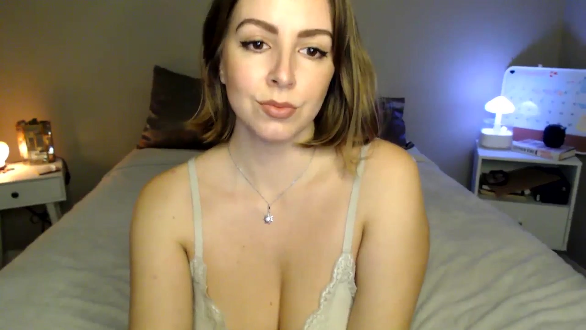 Gallery image thumbnail from MyaDelaney's myfreecams stream on, 11/13/2024, 05:32 image 15 of 20
