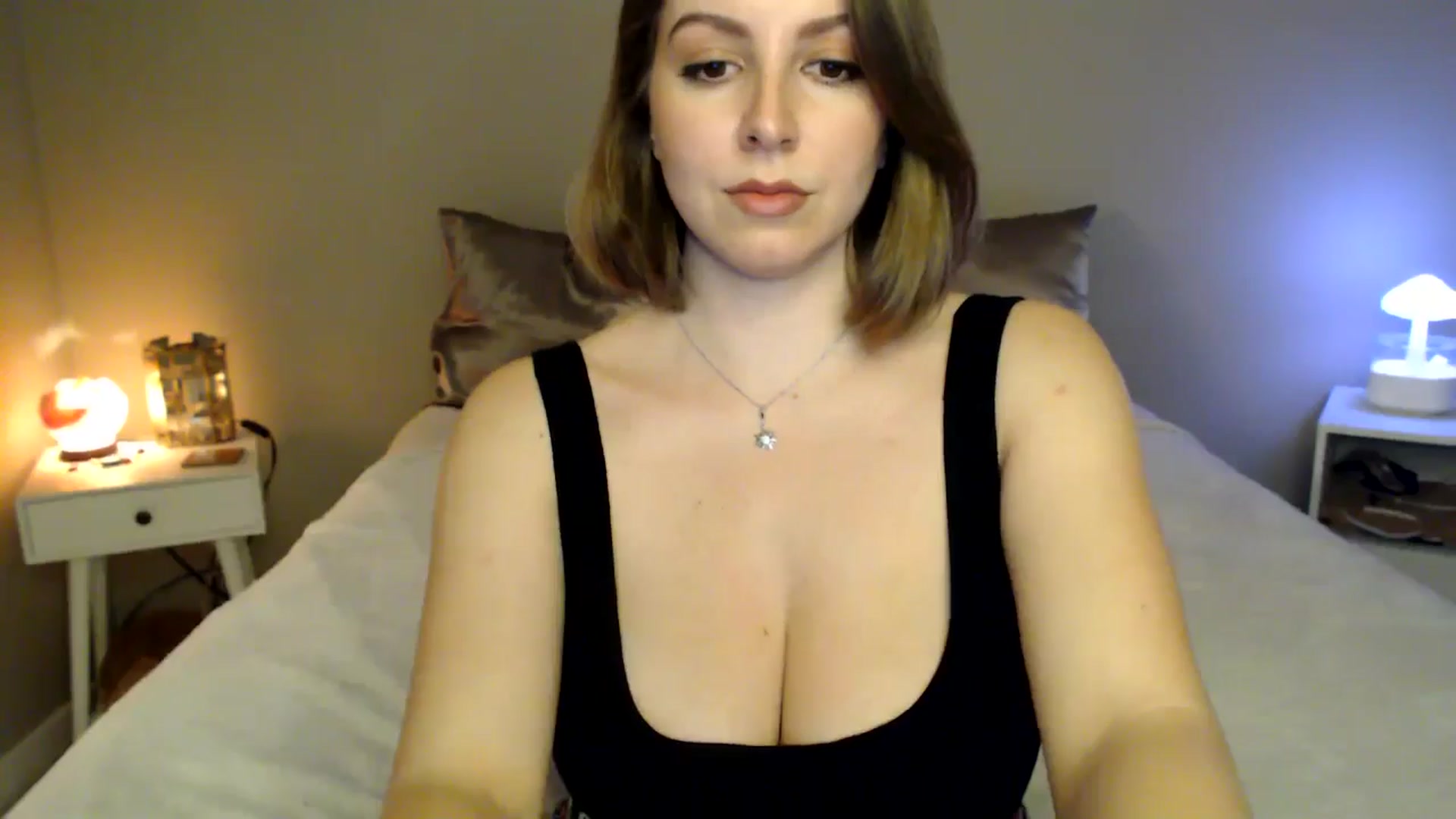 Gallery image thumbnail from MyaDelaney's myfreecams stream on, 12/20/2024, 04:01 image 8 of 20