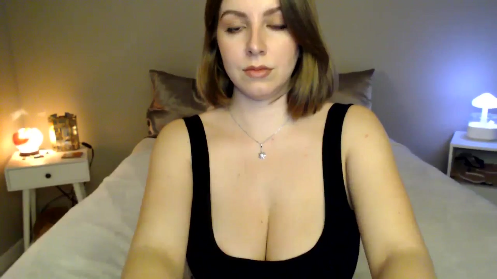 Gallery image thumbnail from MyaDelaney's myfreecams stream on, 12/20/2024, 04:01 image 14 of 20