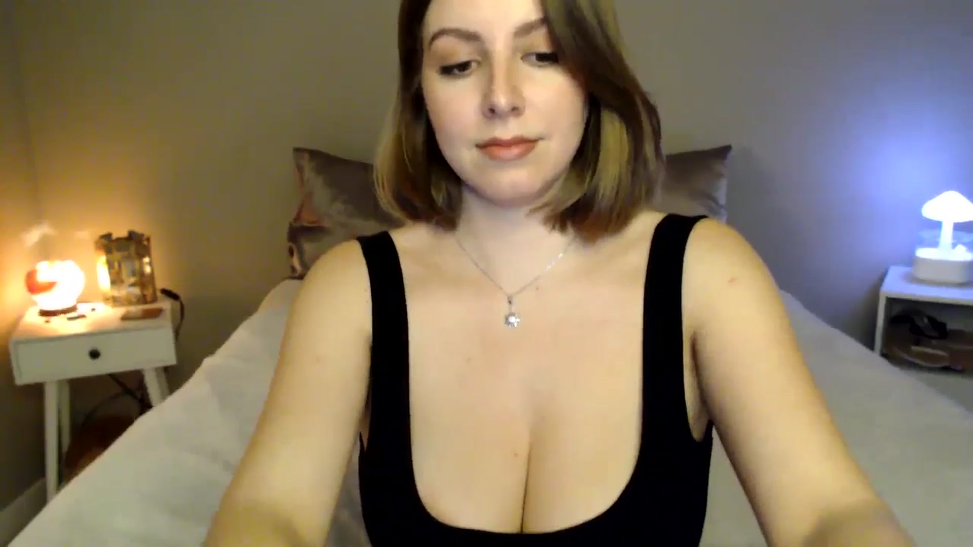 Gallery image thumbnail from MyaDelaney's myfreecams stream on, 12/20/2024, 04:01 image 15 of 20