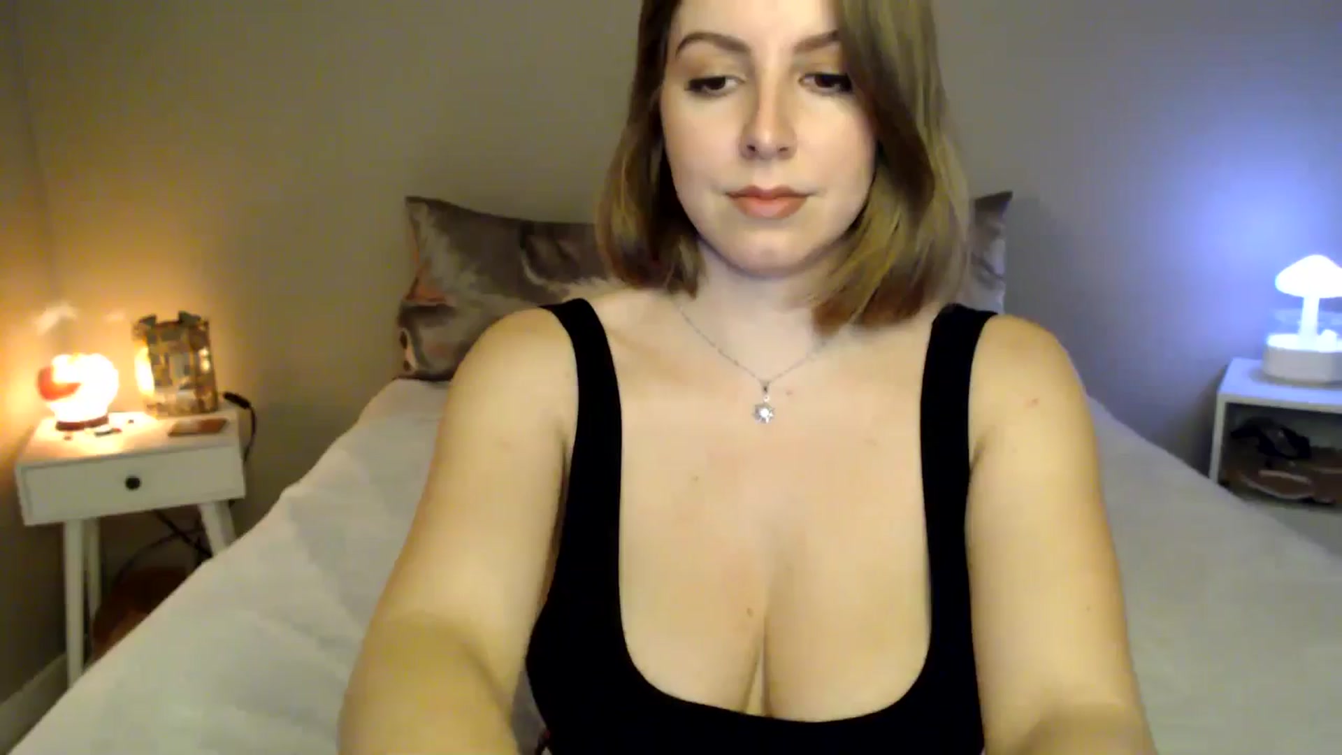 Gallery image thumbnail from MyaDelaney's myfreecams stream on, 12/20/2024, 04:01 image 19 of 20
