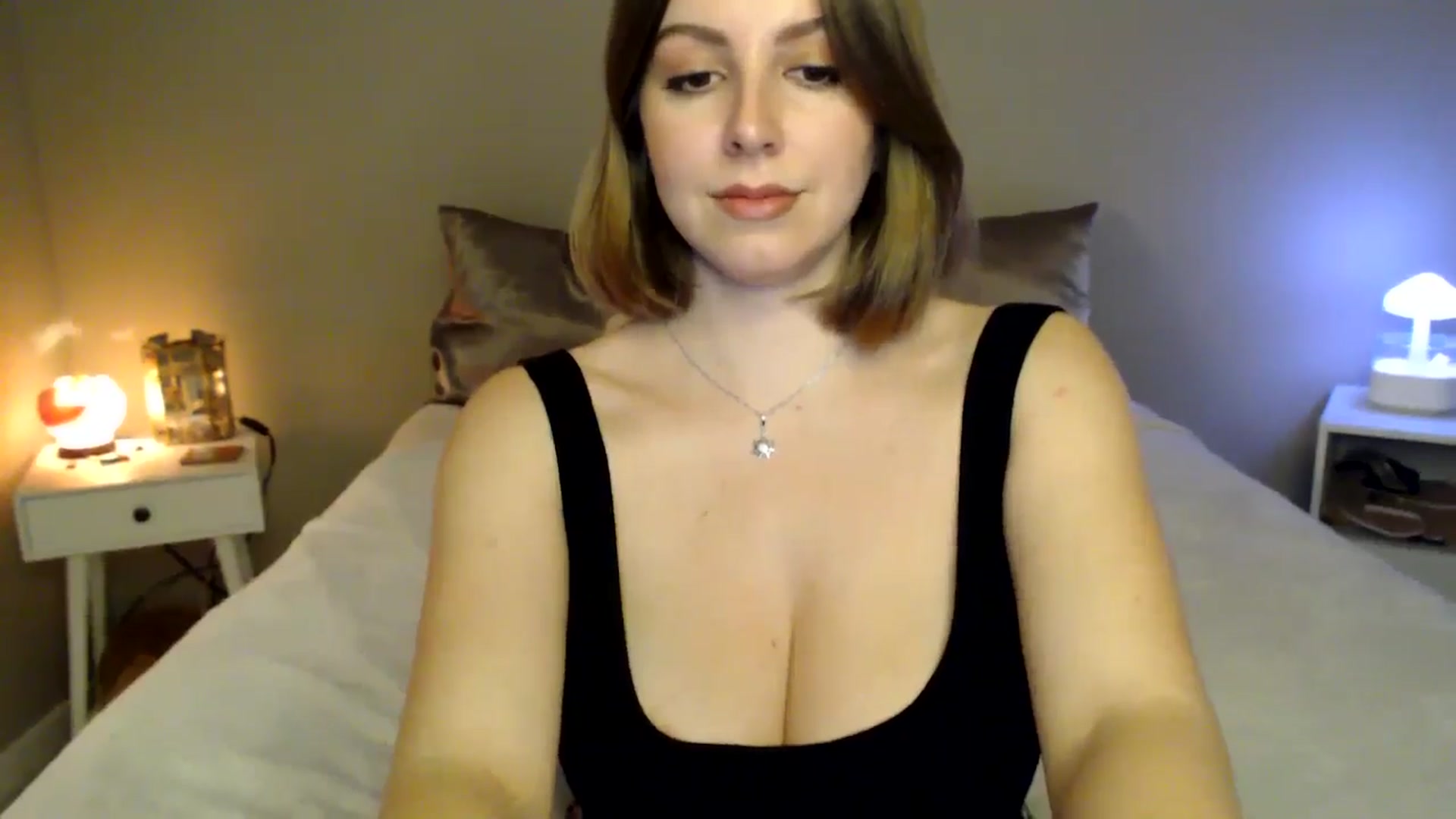 Gallery image thumbnail from MyaDelaney's myfreecams stream on, 12/20/2024, 04:01 image 17 of 20