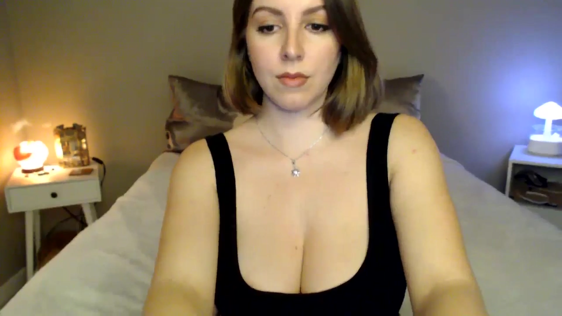 Gallery image thumbnail from MyaDelaney's myfreecams stream on, 12/20/2024, 04:01 image 12 of 20