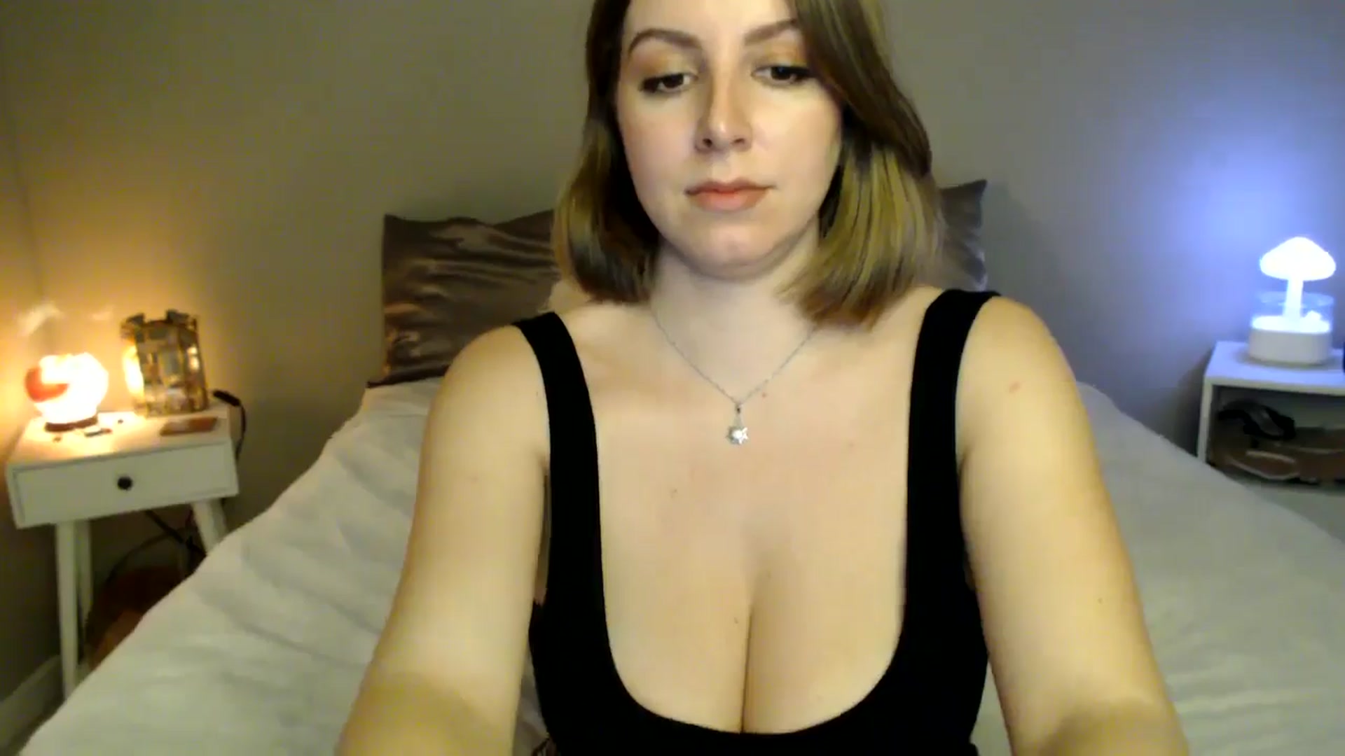 Gallery image thumbnail from MyaDelaney's myfreecams stream on, 12/20/2024, 07:55 image 9 of 20