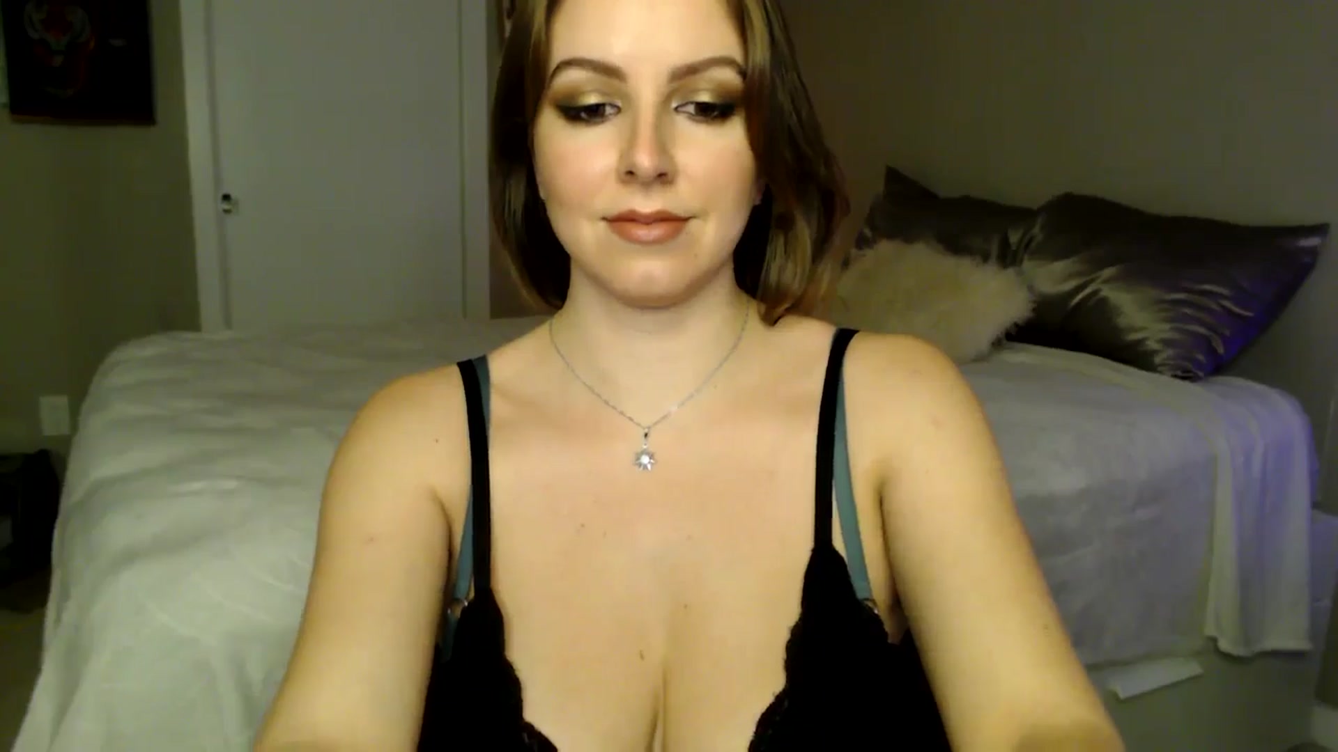 Gallery image thumbnail from MyaDelaney's myfreecams stream on, 12/29/2024, 06:13 image 6 of 20