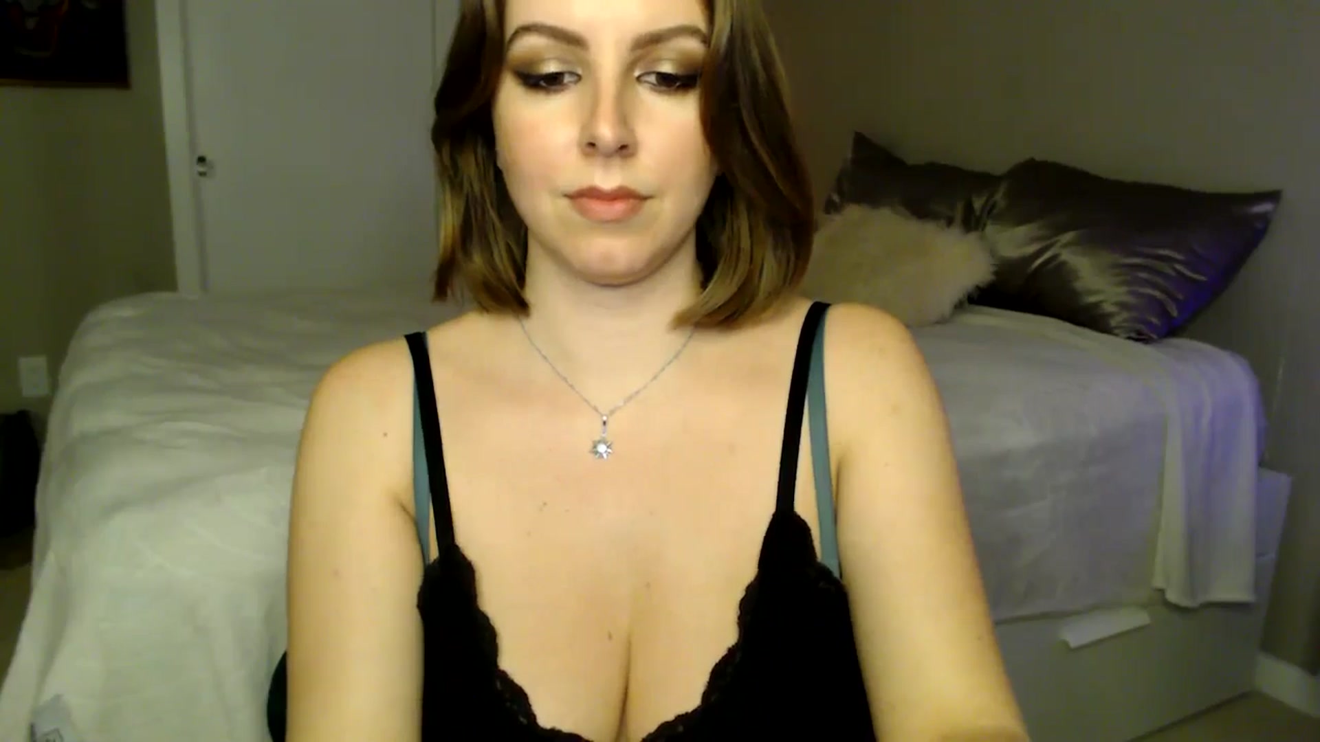 Gallery image thumbnail from MyaDelaney's myfreecams stream on, 12/29/2024, 06:46 image 7 of 20