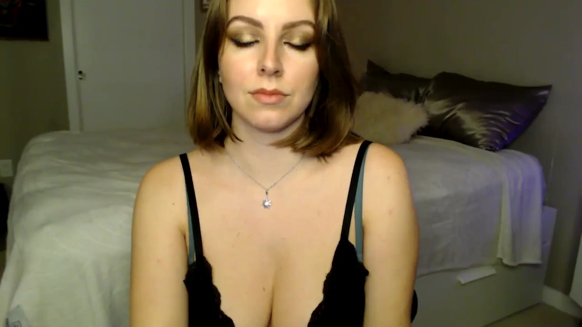Gallery image thumbnail from MyaDelaney's myfreecams stream on, 12/29/2024, 06:46 image 15 of 20