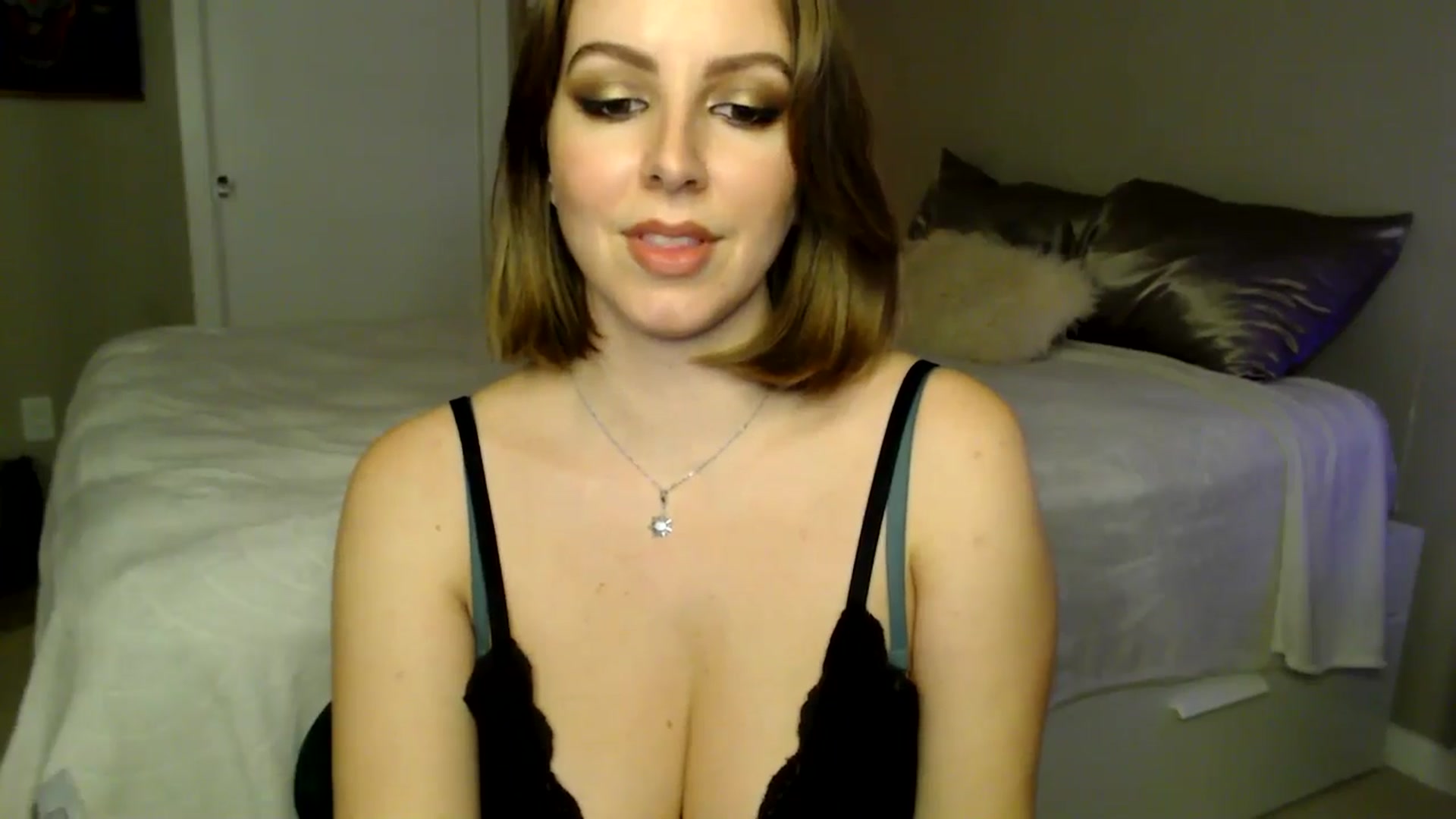 Gallery image thumbnail from MyaDelaney's myfreecams stream on, 12/29/2024, 06:46 image 3 of 20