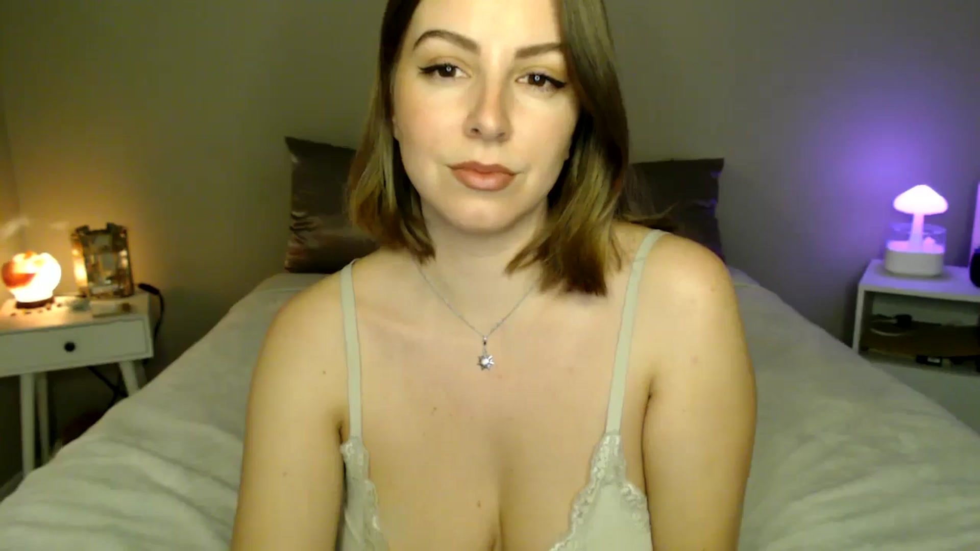 Gallery image thumbnail from MyaDelaney's myfreecams stream on, 01/03/2025, 08:01 image 8 of 20