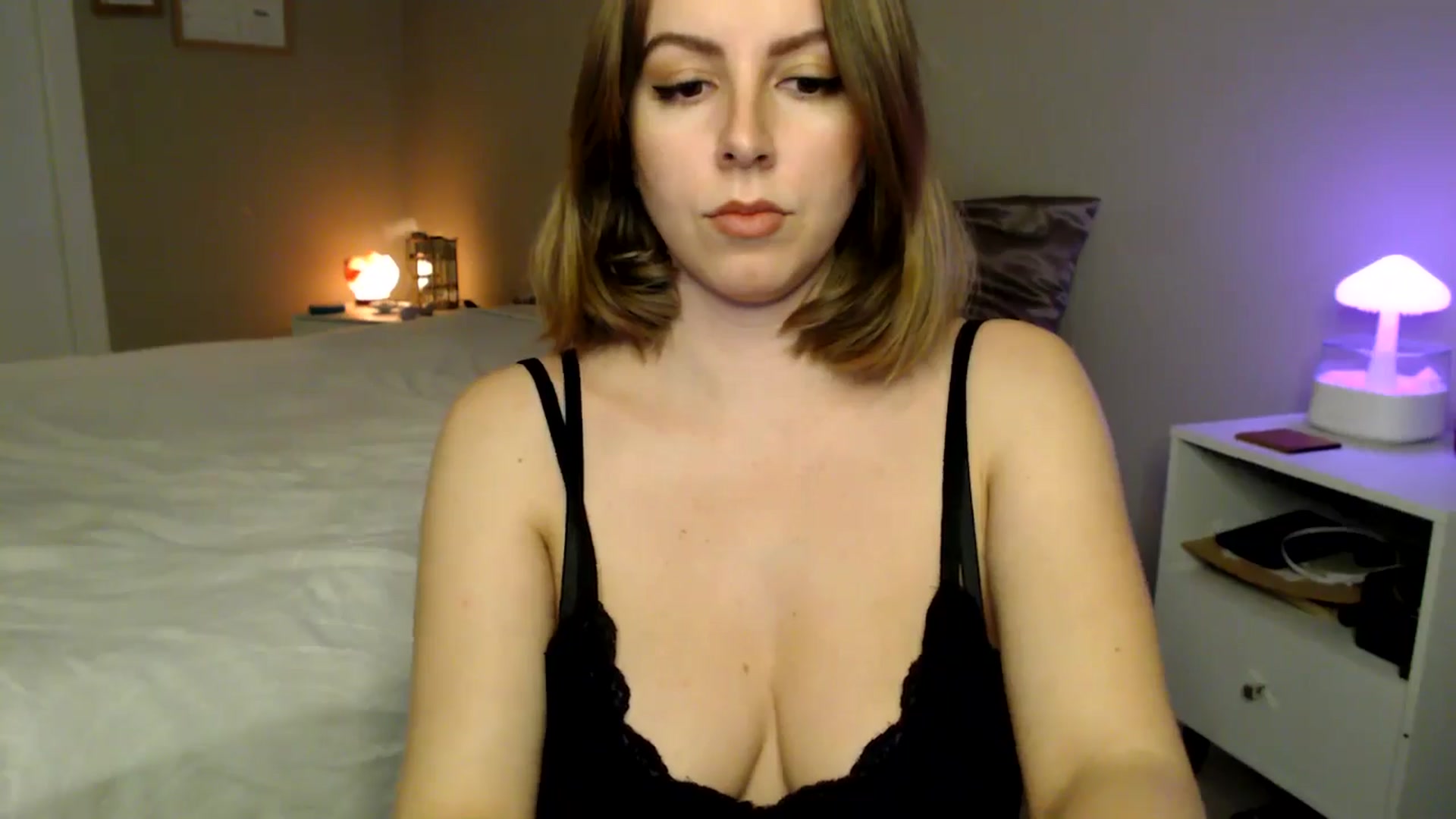 Gallery image thumbnail from MyaDelaney's myfreecams stream on, 01/28/2025, 07:02 image 6 of 20