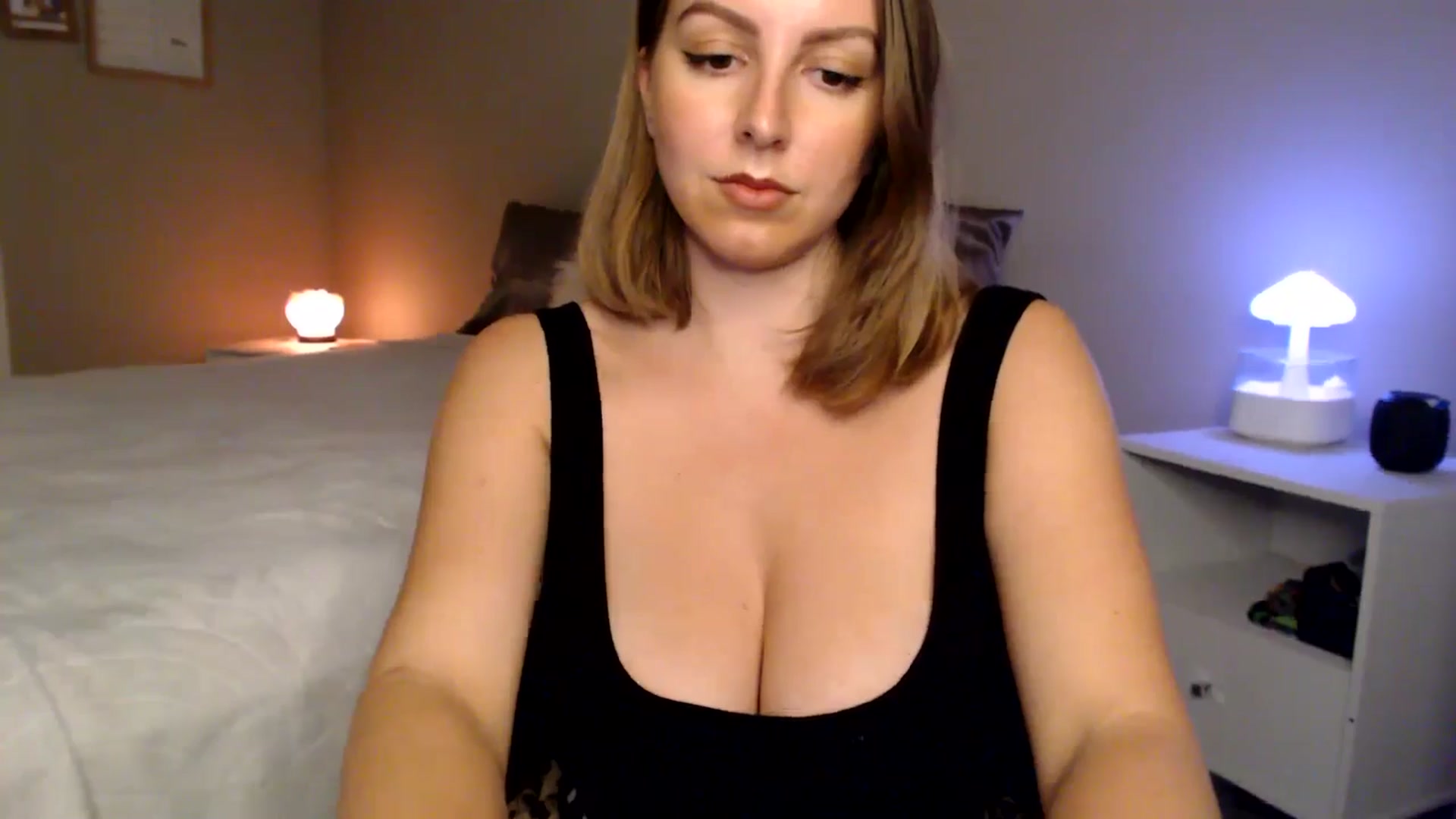 Gallery image thumbnail from MyaDelaney's myfreecams stream on, 04/02/2025, 05:18 image 13 of 20
