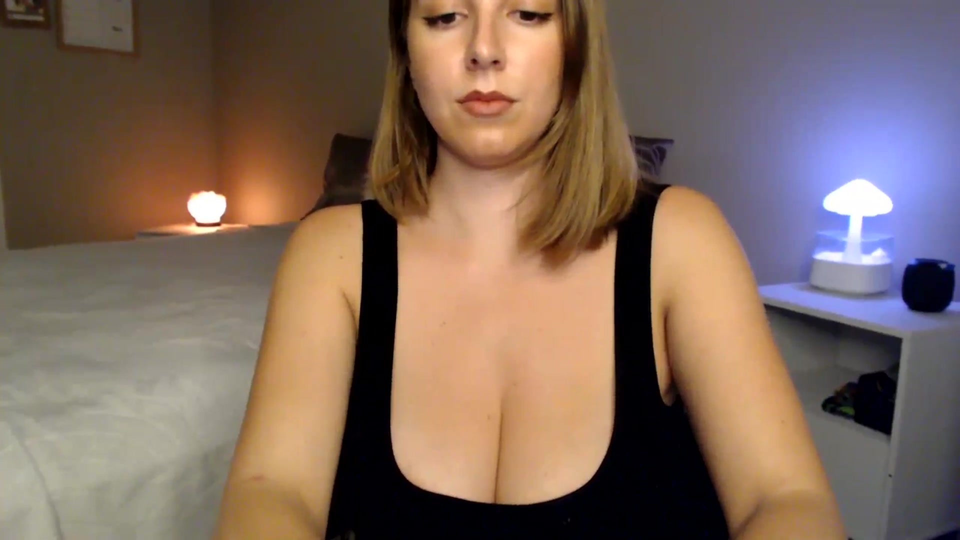 Gallery image thumbnail from MyaDelaney's myfreecams stream on, 04/02/2025, 05:18 image 7 of 20