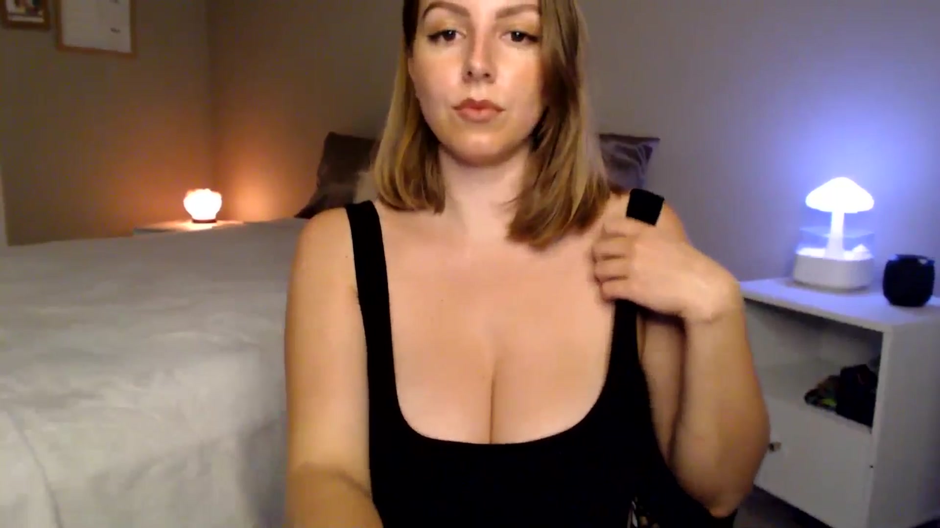 Gallery image thumbnail from MyaDelaney's myfreecams stream on, 04/02/2025, 05:18 image 14 of 20
