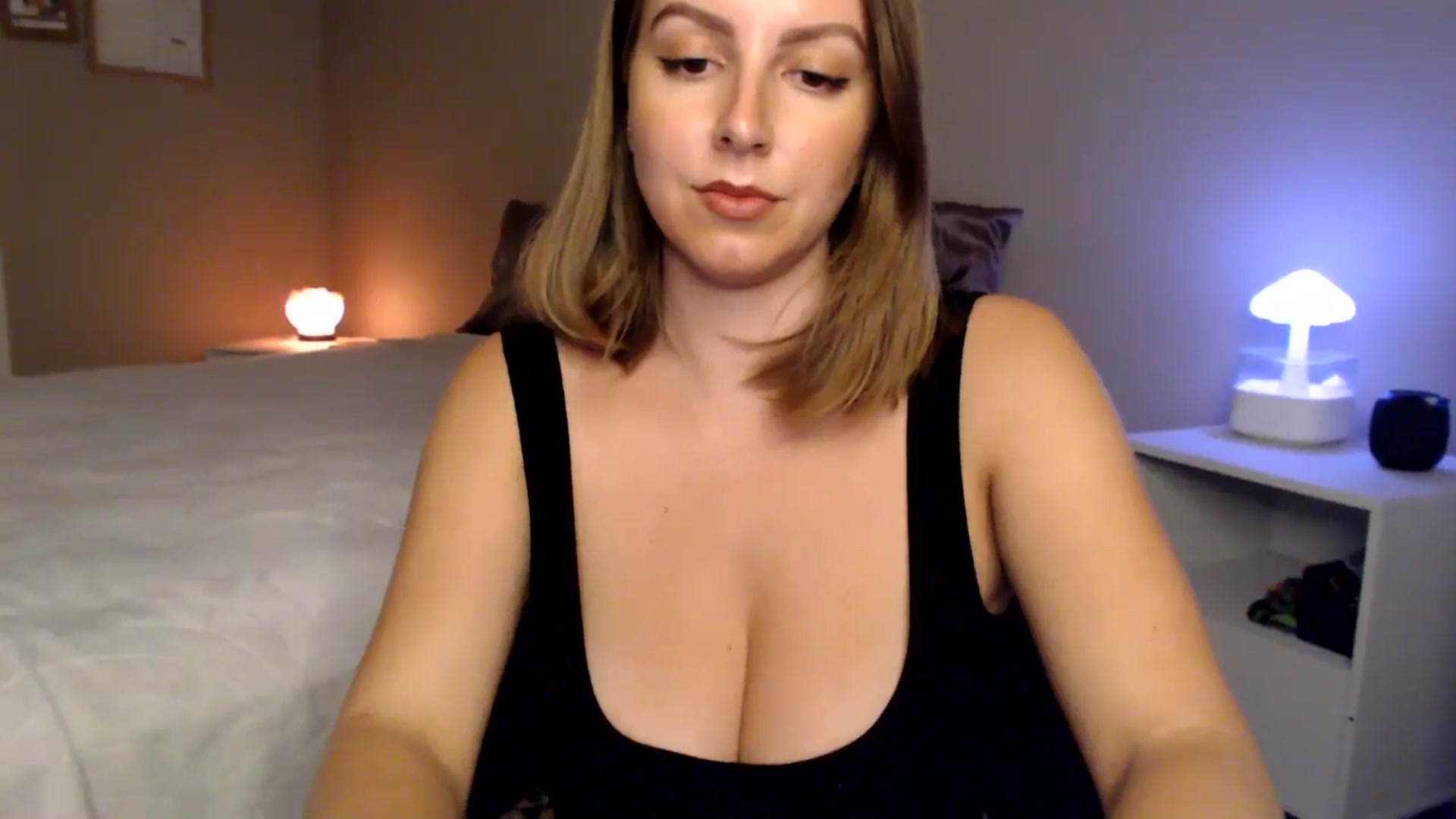 Gallery image thumbnail from MyaDelaney's myfreecams stream on, 04/02/2025, 05:18 image 2 of 20