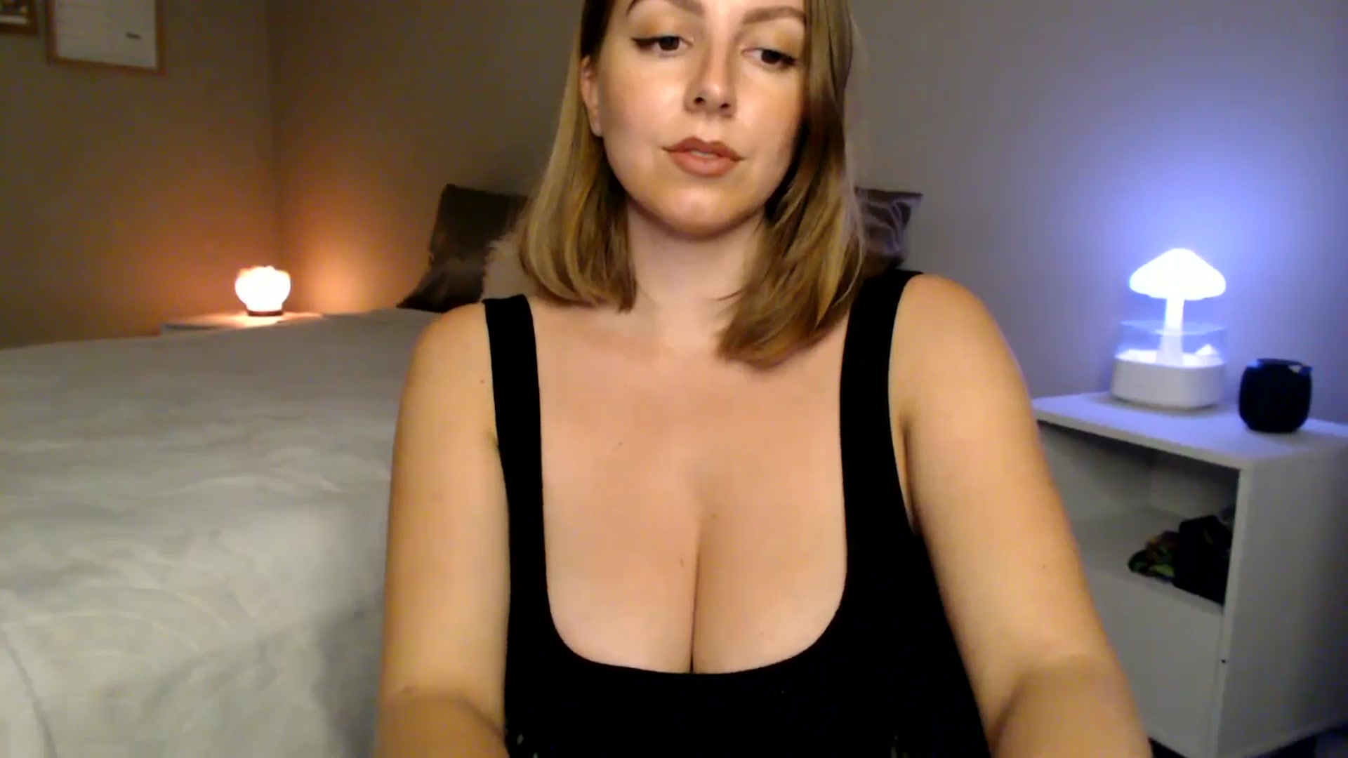 Gallery image thumbnail from MyaDelaney's myfreecams stream on, 04/02/2025, 05:18 image 17 of 20