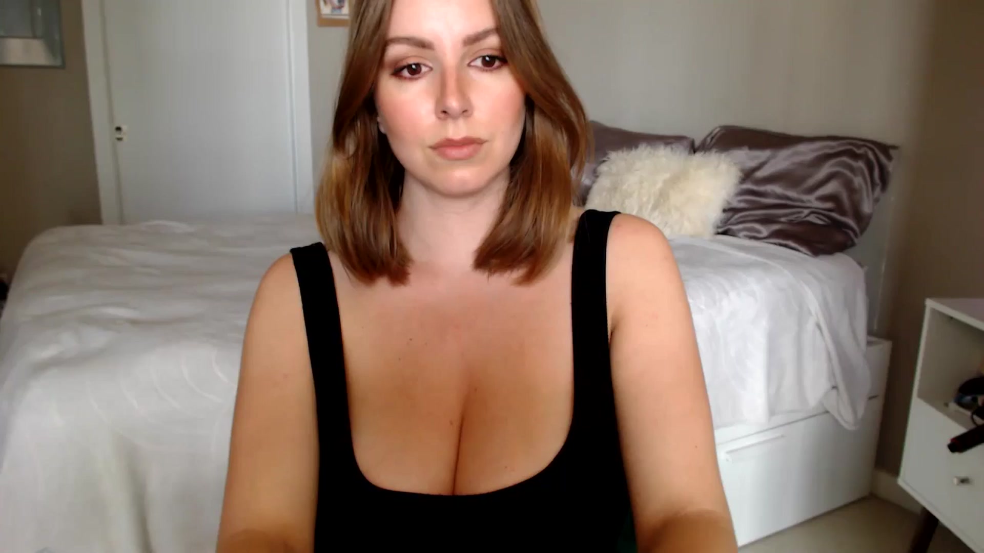 Gallery image thumbnail from MyaDelaney's myfreecams stream on, 05/01/2025, 23:15 image 10 of 20