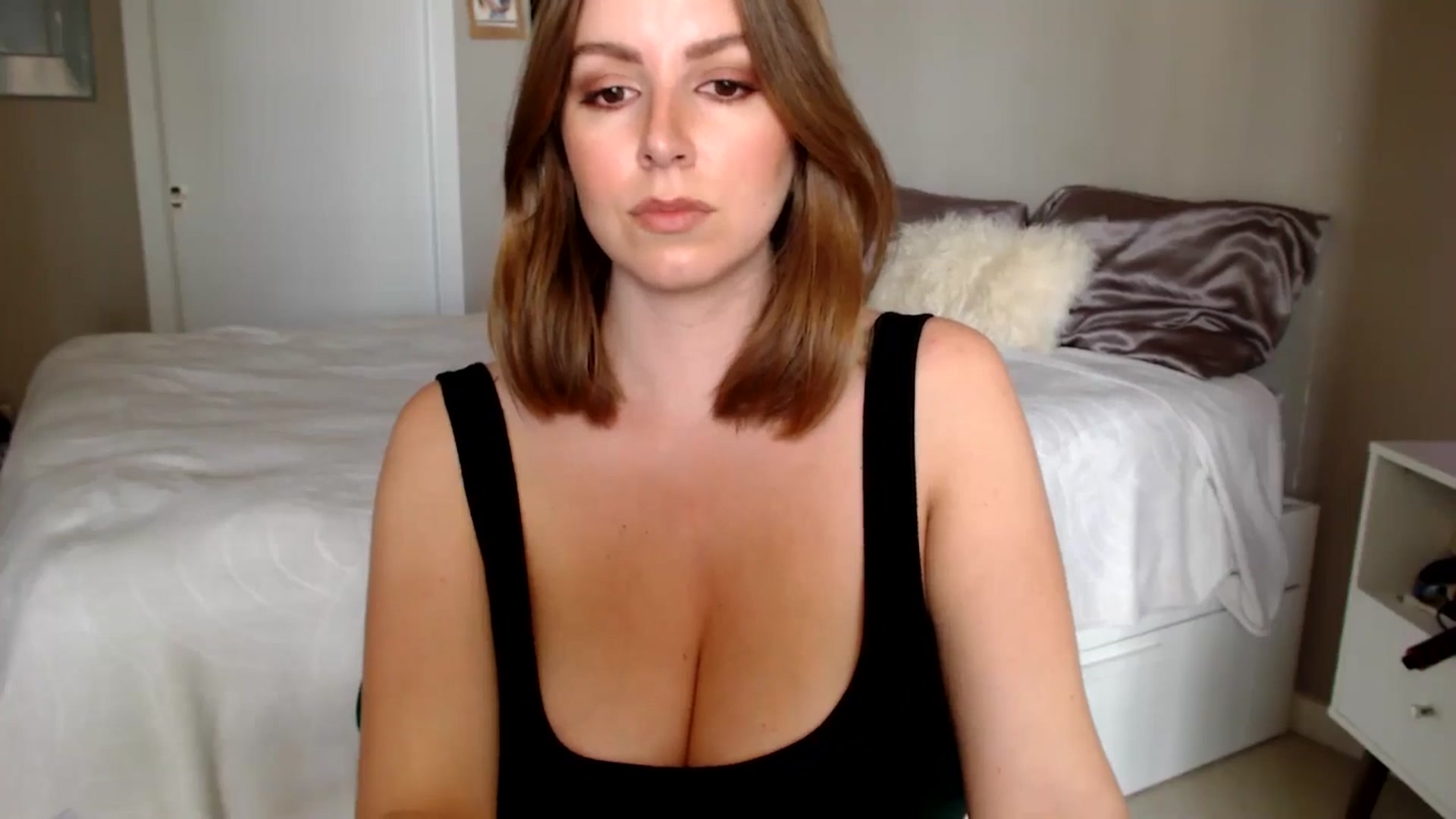 Gallery image thumbnail from MyaDelaney's myfreecams stream on, 05/01/2025, 23:15 image 9 of 20