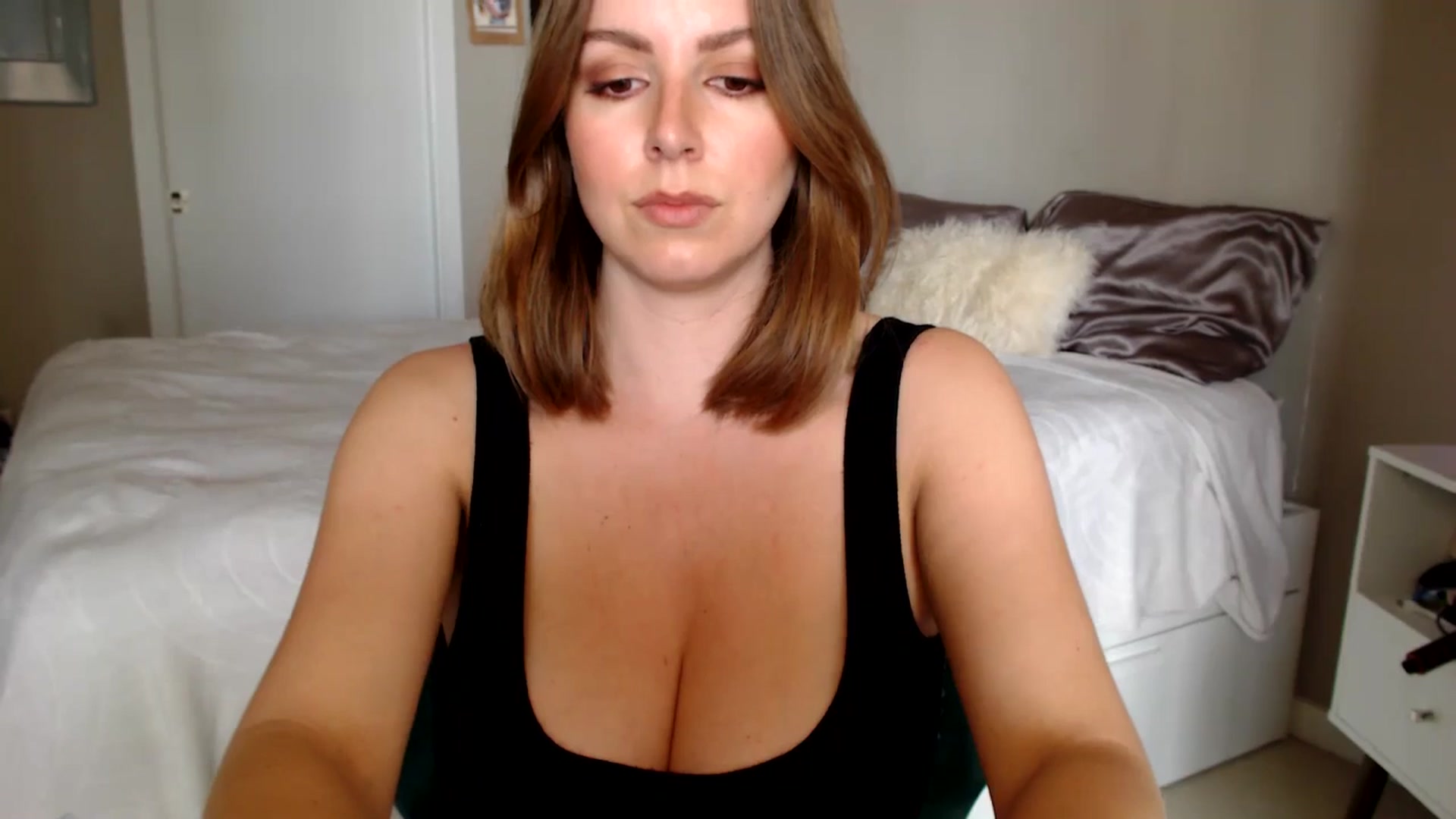 Gallery image thumbnail from MyaDelaney's myfreecams stream on, 05/01/2025, 23:15 image 11 of 20