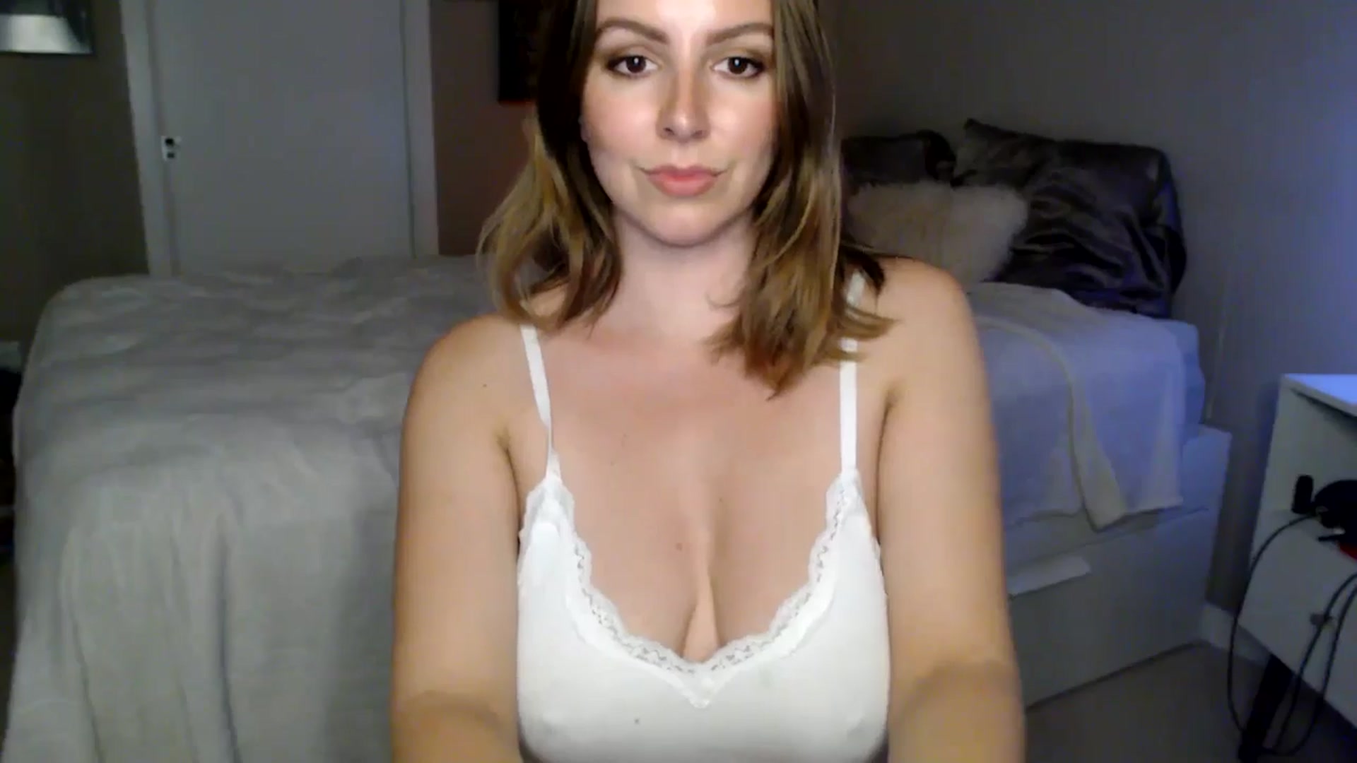 Gallery image thumbnail from MyaDelaney's myfreecams stream on, 05/14/2025, 03:58 image 16 of 20