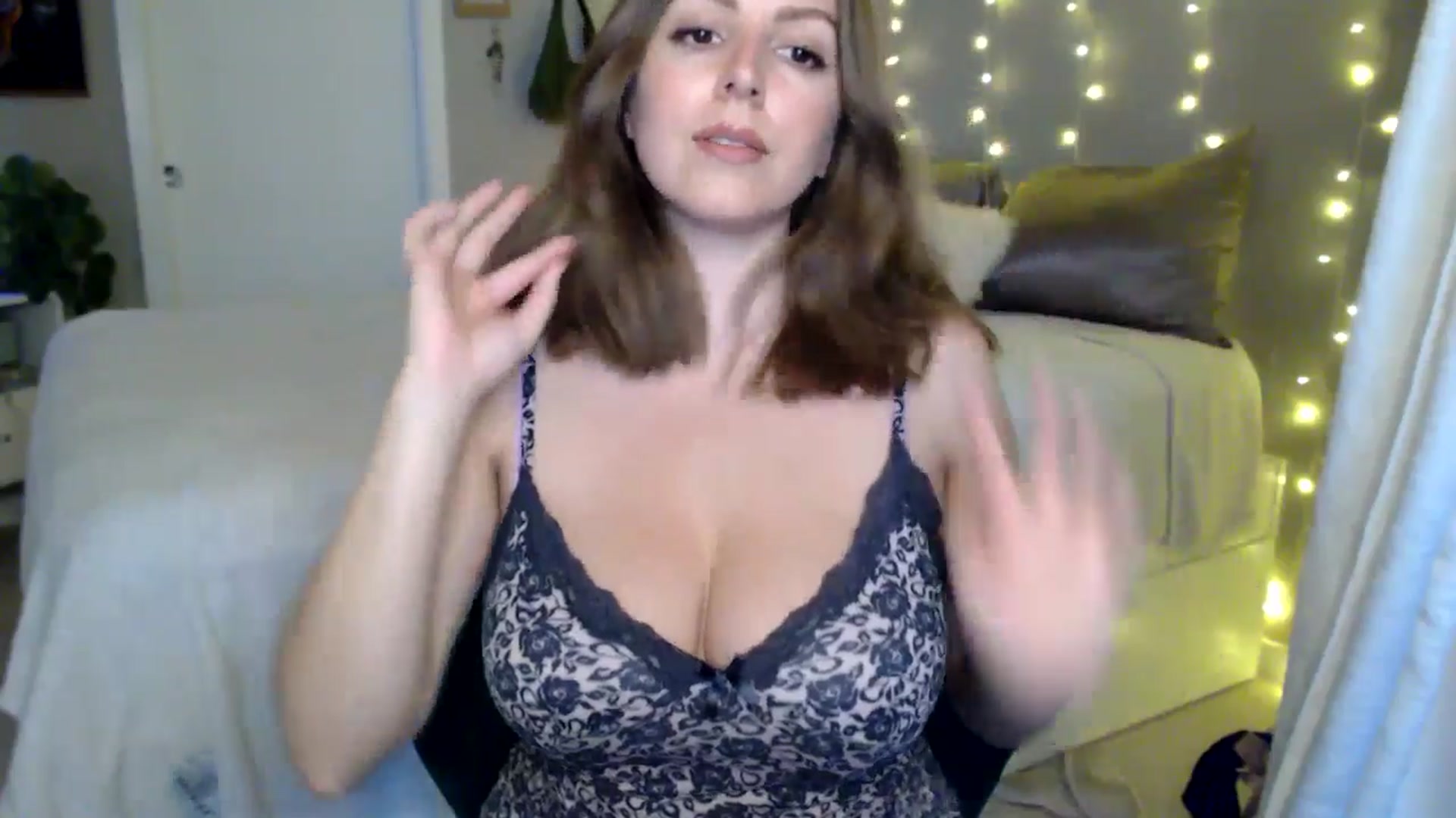 Gallery image thumbnail from MyaDelaney's myfreecams stream on, 07/01/2025, 04:23 image 13 of 20