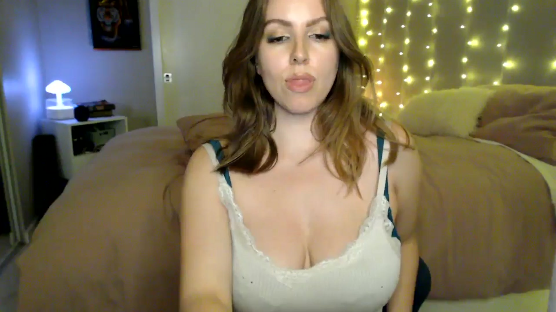 Gallery image thumbnail from MyaDelaney's myfreecams stream on, 09/30/2025, 05:06 image 17 of 20