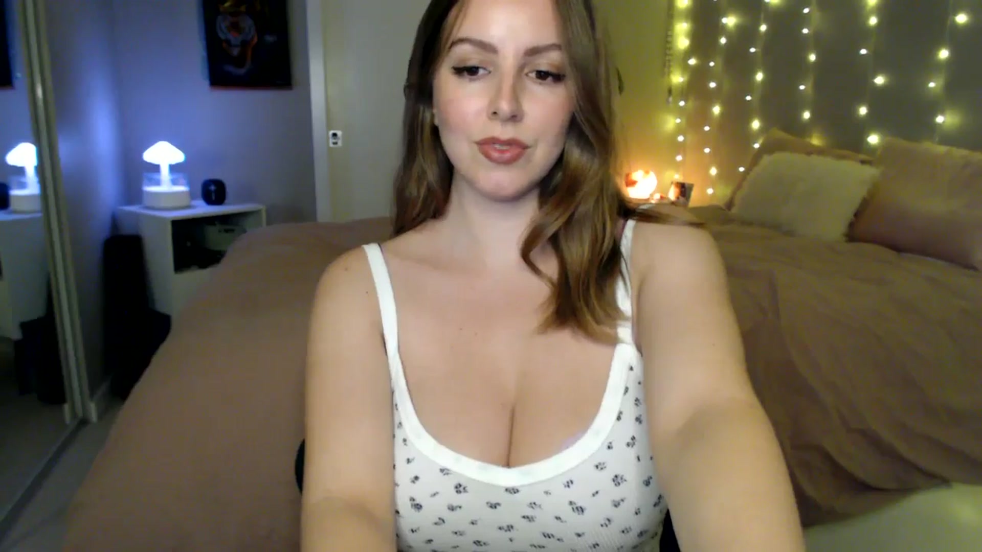 Gallery image thumbnail from MyaDelaney's myfreecams stream on, 10/10/2025, 04:50 image 5 of 20