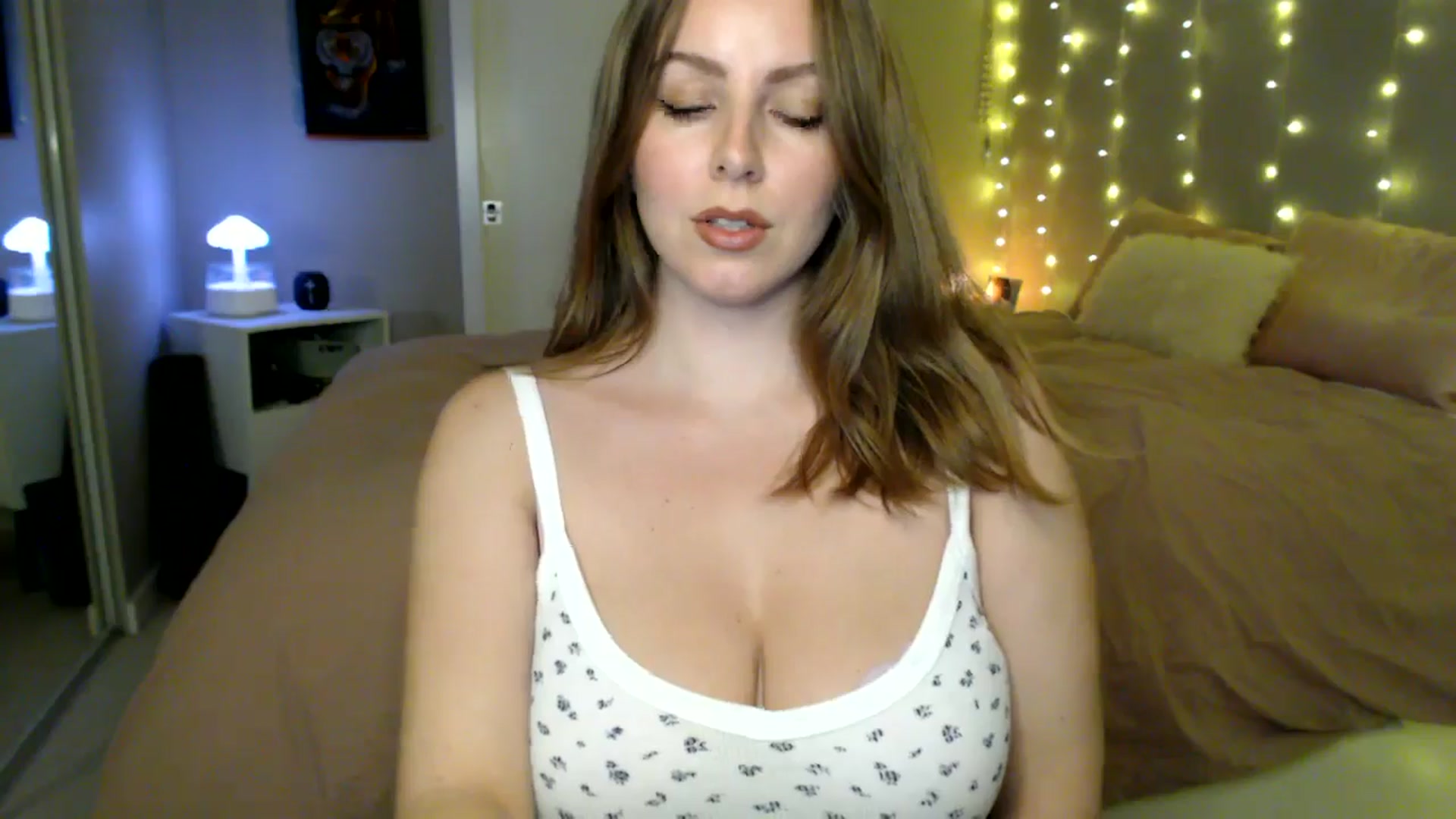 Gallery image thumbnail from MyaDelaney's myfreecams stream on, 10/10/2025, 04:50 image 8 of 20