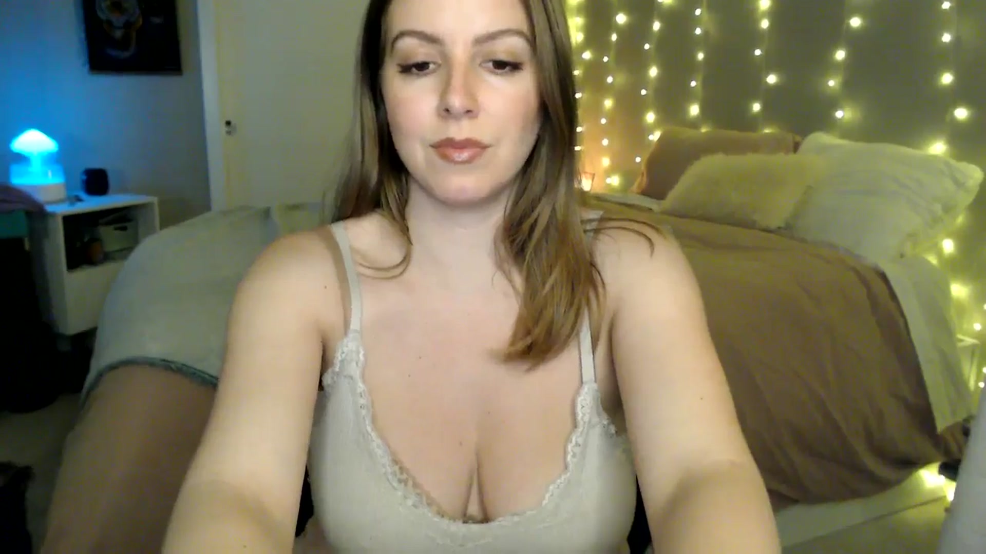Gallery image thumbnail from MyaDelaney's myfreecams stream on, 10/31/2025, 06:40 image 3 of 20