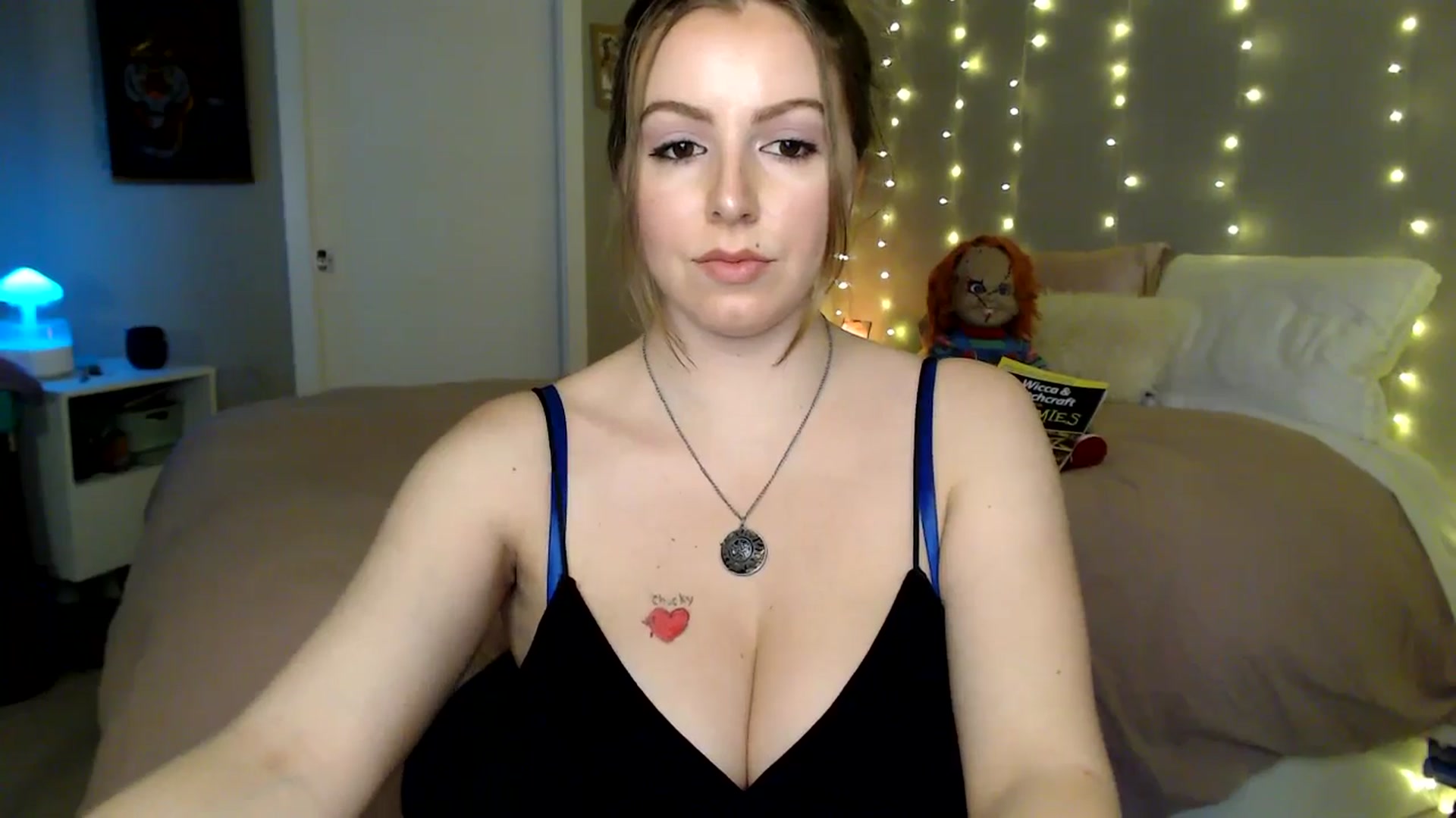 Gallery image thumbnail from MyaDelaney's myfreecams stream on, 10/31/2025, 21:44 image 17 of 20