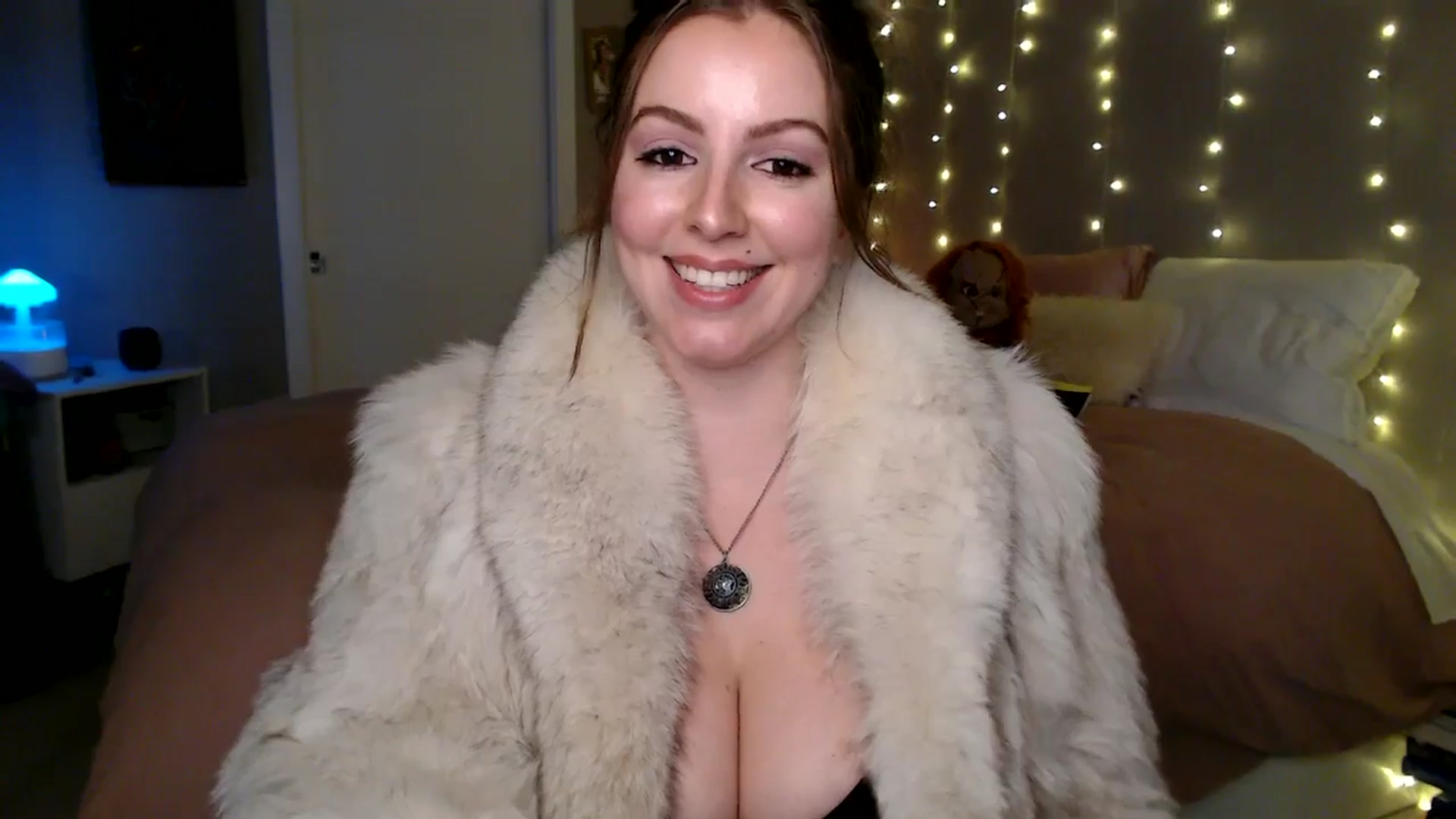 Gallery image thumbnail from MyaDelaney's myfreecams stream on, 10/31/2025, 23:25 image 5 of 20