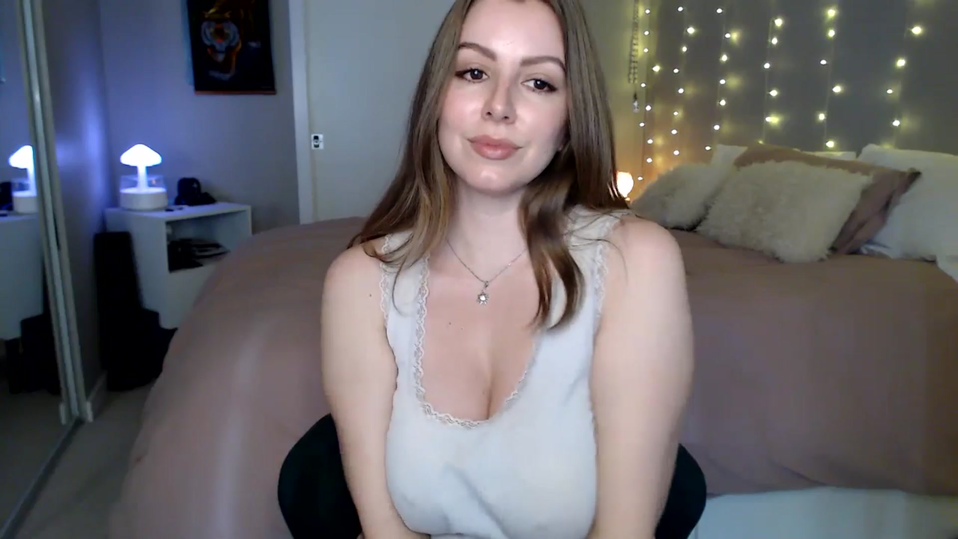 Gallery image thumbnail from MyaDelaney's myfreecams stream on, 11/23/2025, 21:38 image 9 of 20