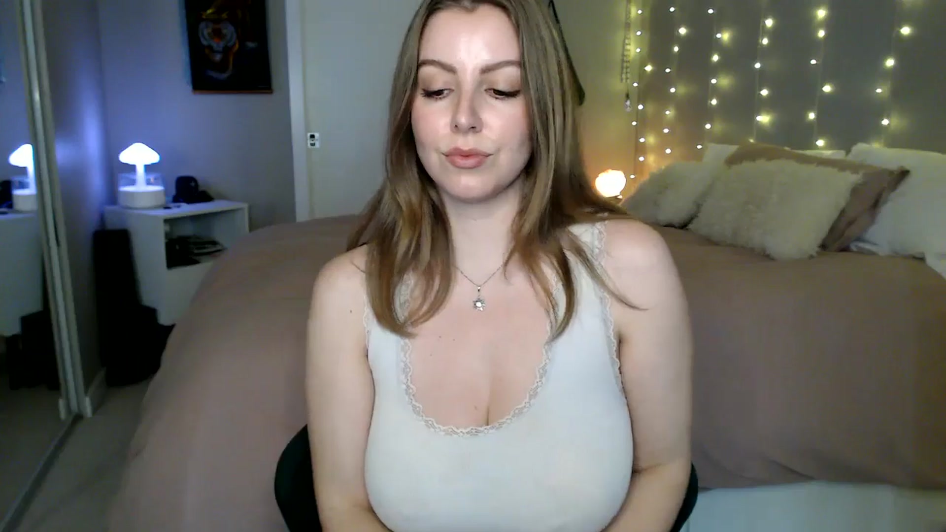 Gallery image thumbnail from MyaDelaney's myfreecams stream on, 11/23/2025, 21:38 image 17 of 20